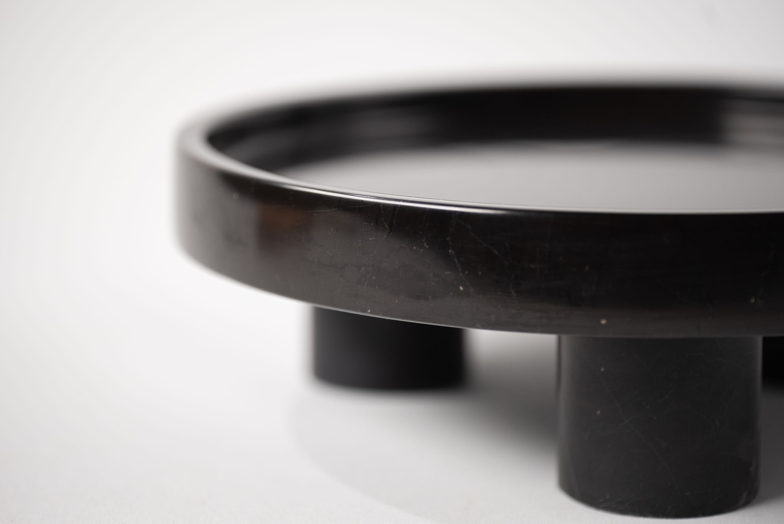 Siyah Harriet Ayaklı Sunum Tepsisi