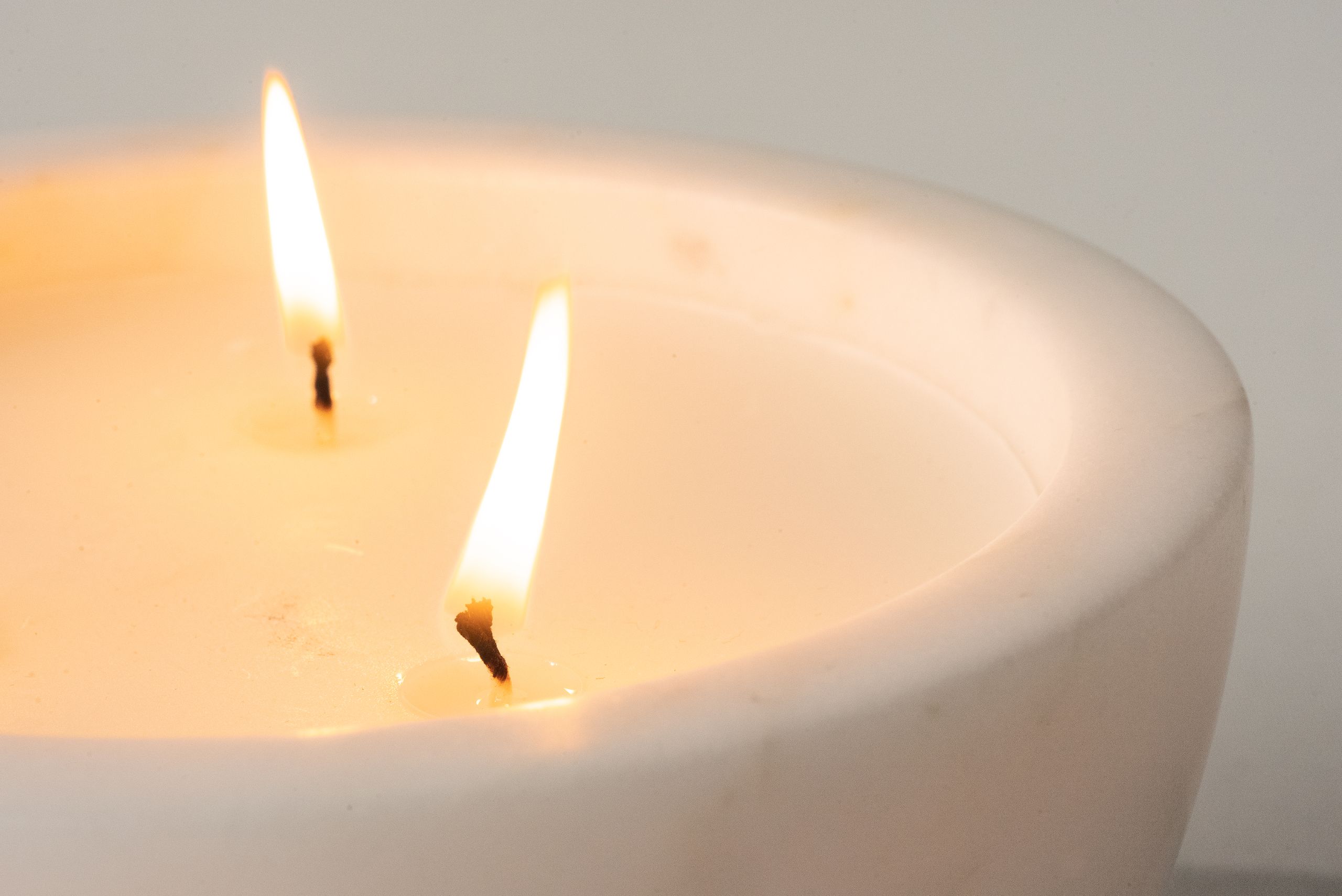 Beyaz Ziya Taş Mum Midi