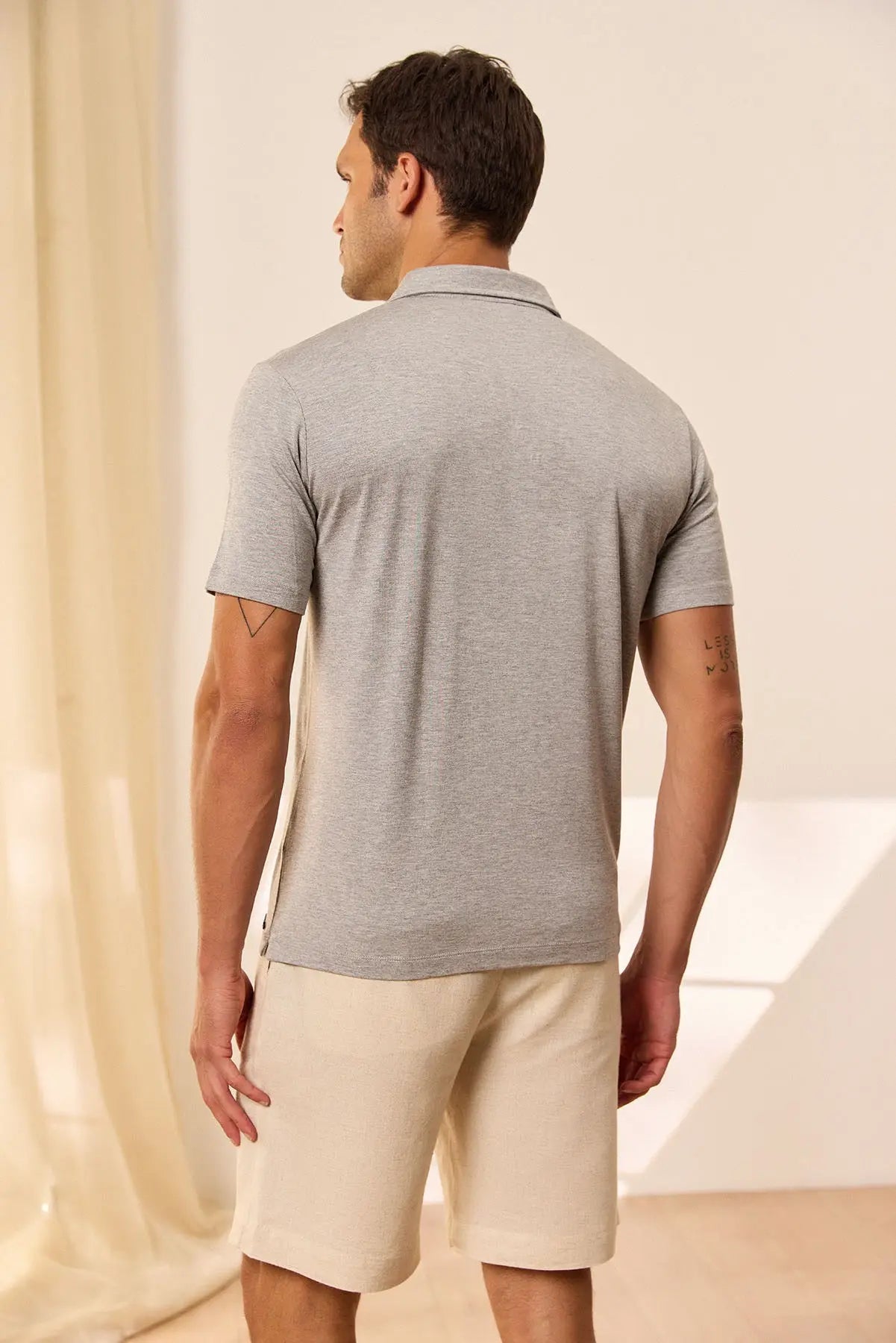 Orta Gri Melanj Fersatile Kısa Kolu Polo Yaka & More Modal Erkek Tişört Silk and Cashmere