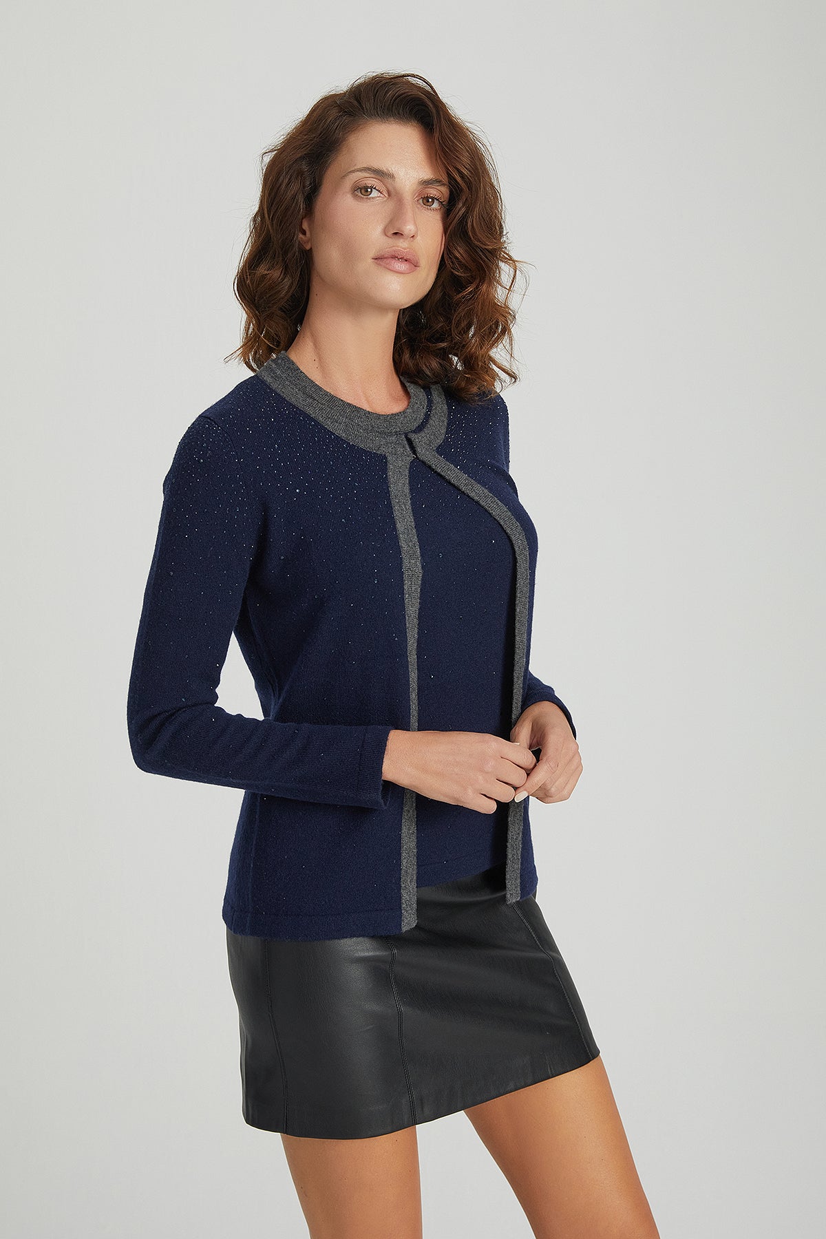 Lacivert Kaşmir Yün Merril Yuvarlak Yaka Taş Süs Detaylı Hırka