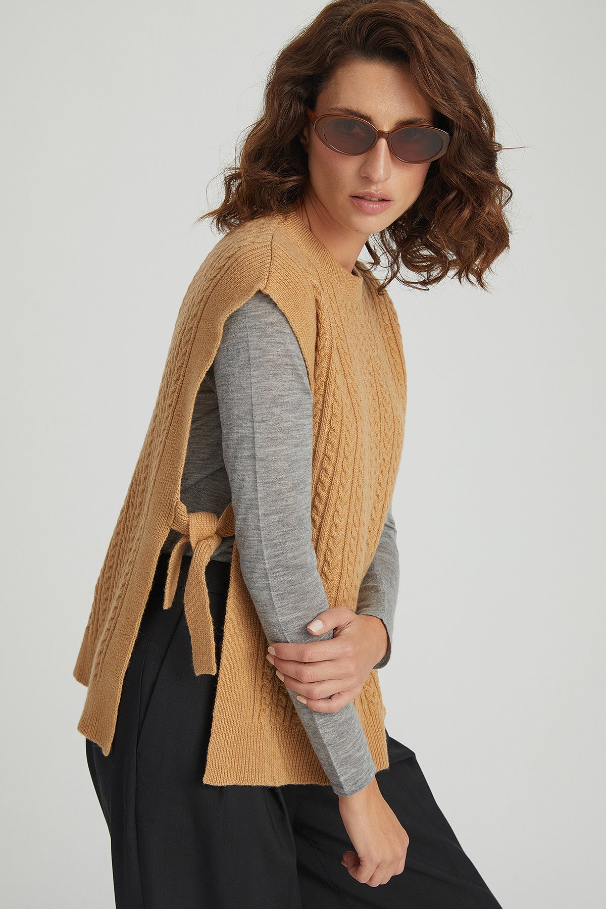 Camel Laura Yuvarlak Yaka Yelek