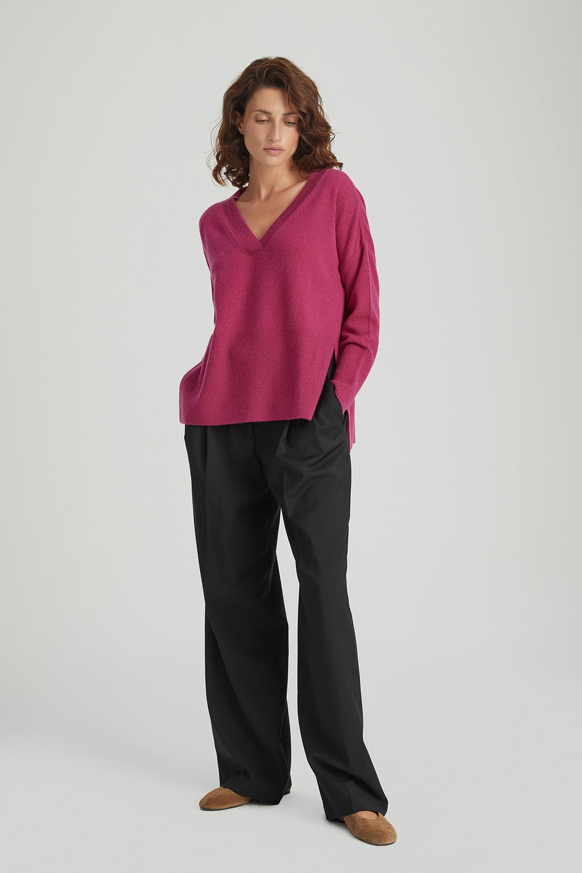 Koyu Pembe Isabella Saf Kaşmir Derin V Yaka Kazak