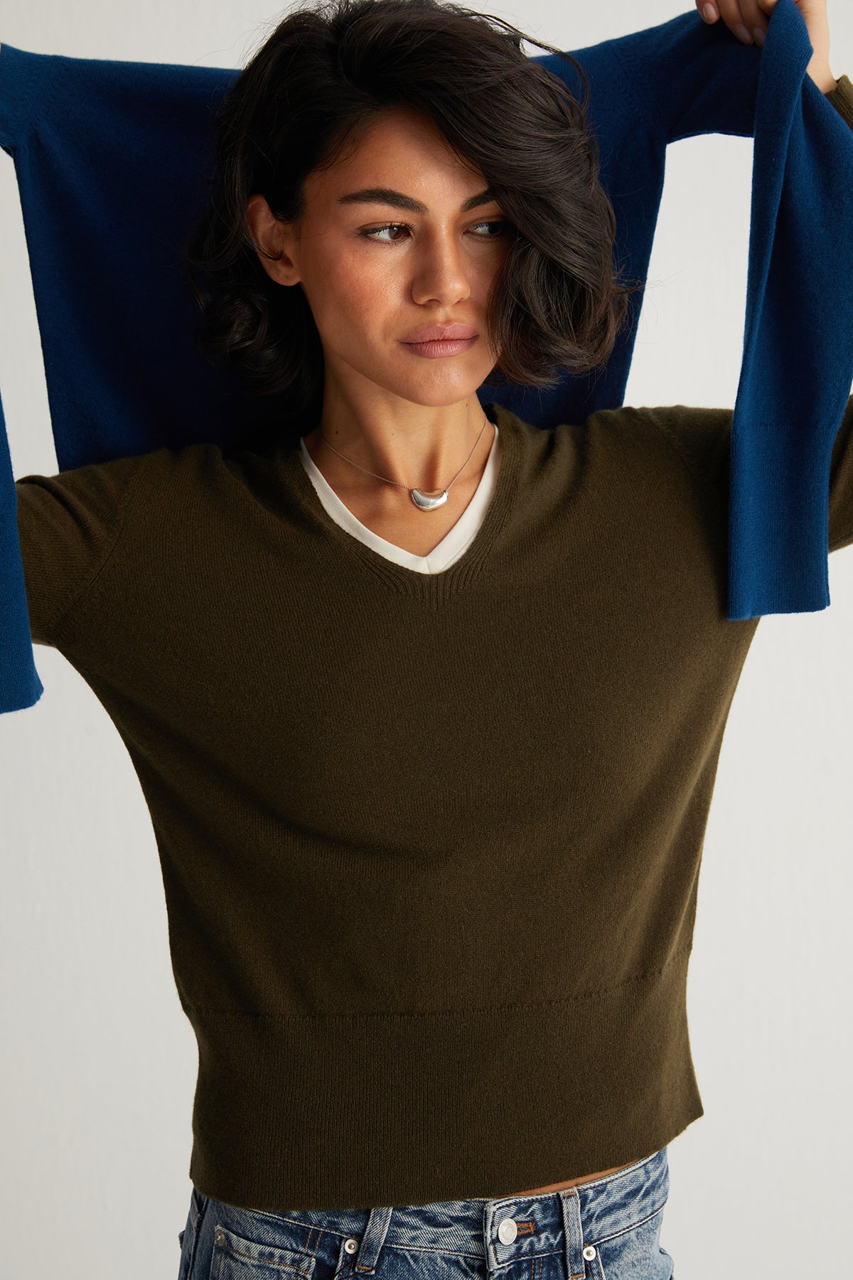 Haki Lilly Saf Kaşmir Derin V Yaka Kazak