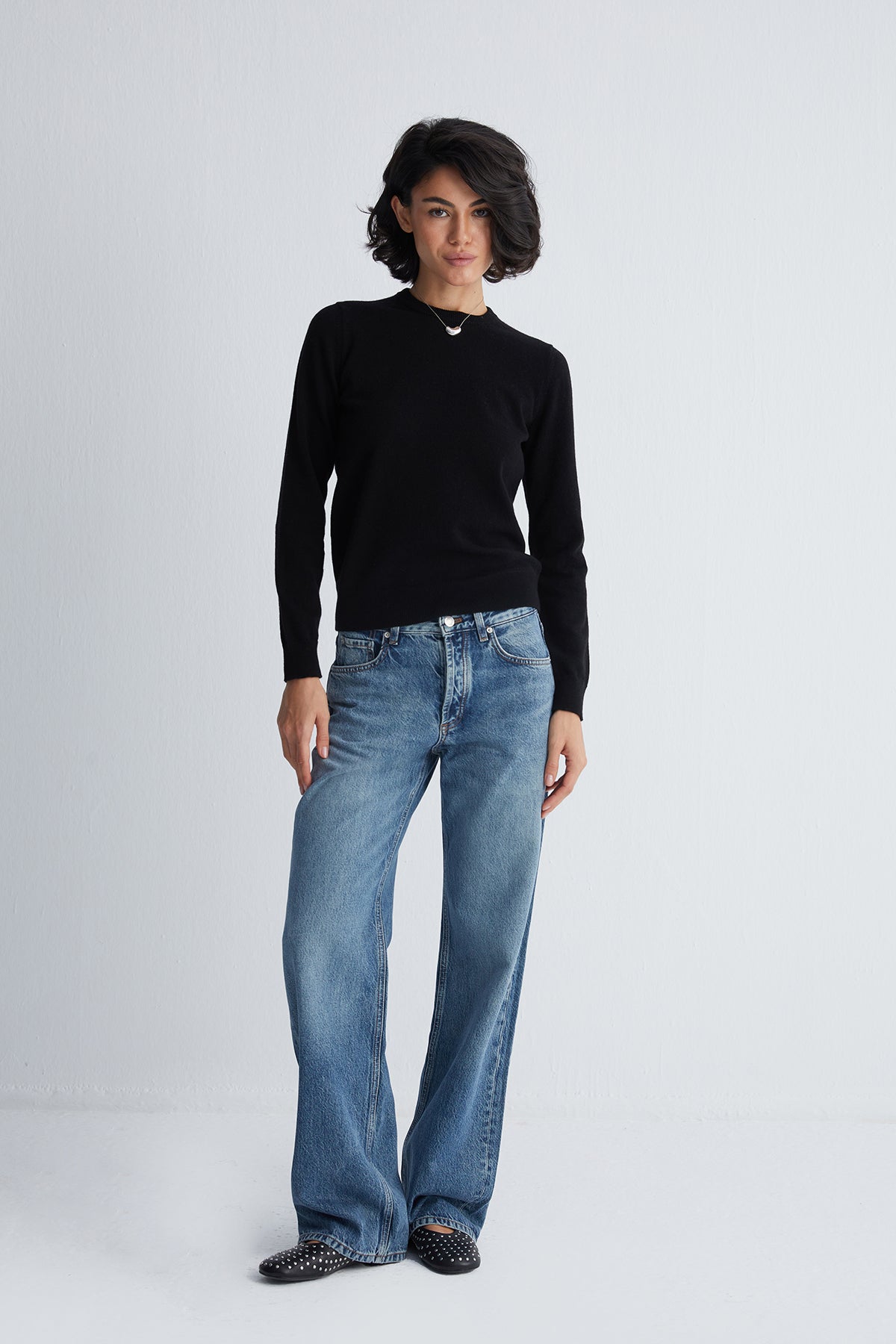 Siyah Lilly Saf Kaşmir Yuvarlak Yaka Kazak