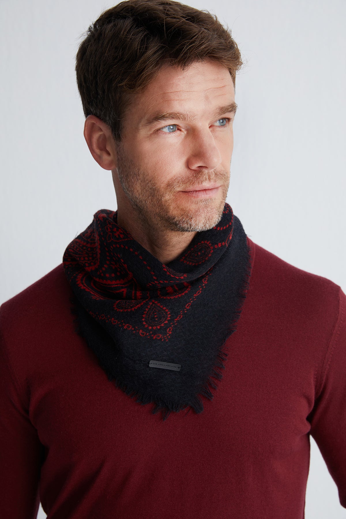 Siyah Jas Desenli Kare Şal 70x70 cm