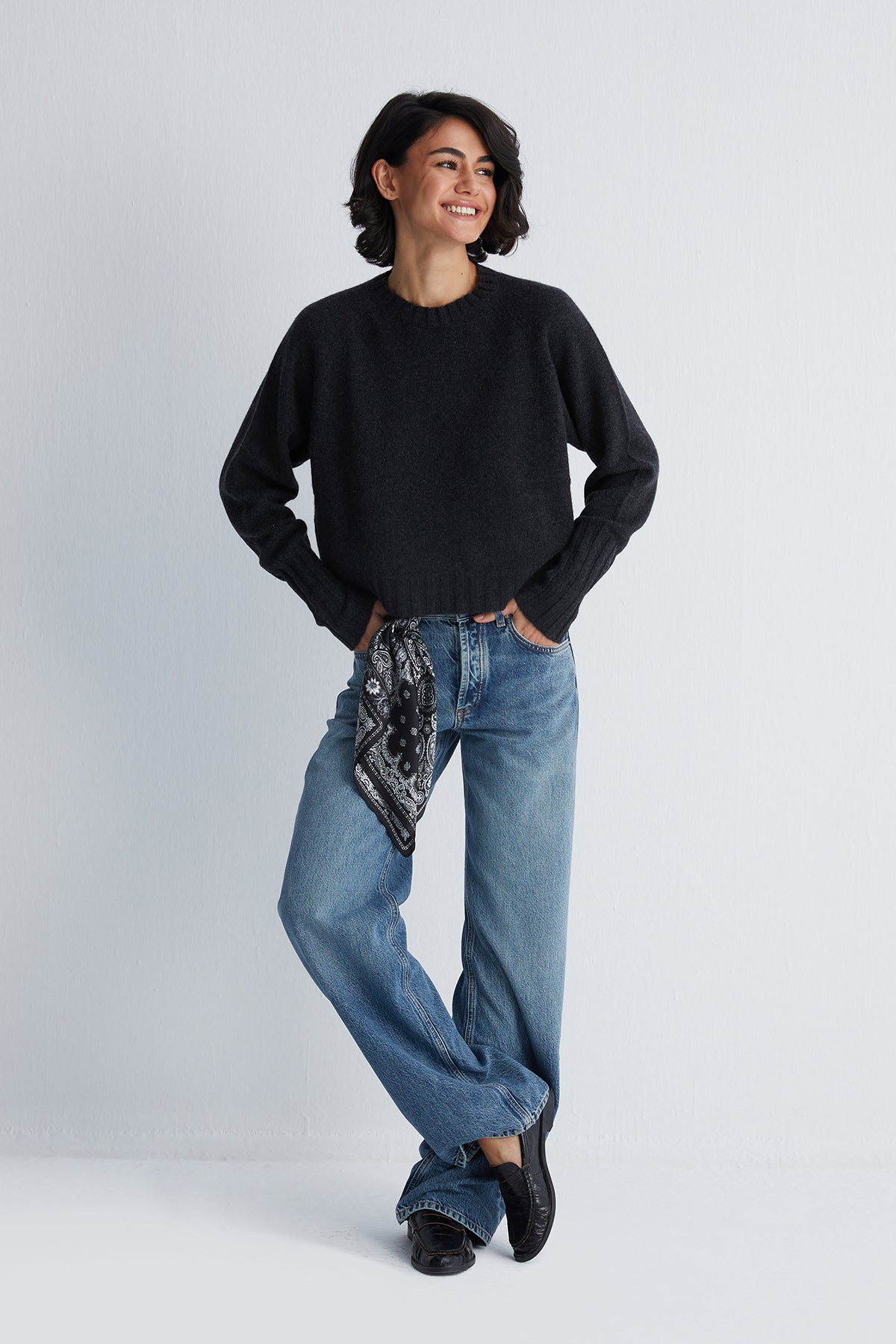 Gri Vanessa Saf Kaşmir Yuvarlak Yaka Crop Kazak