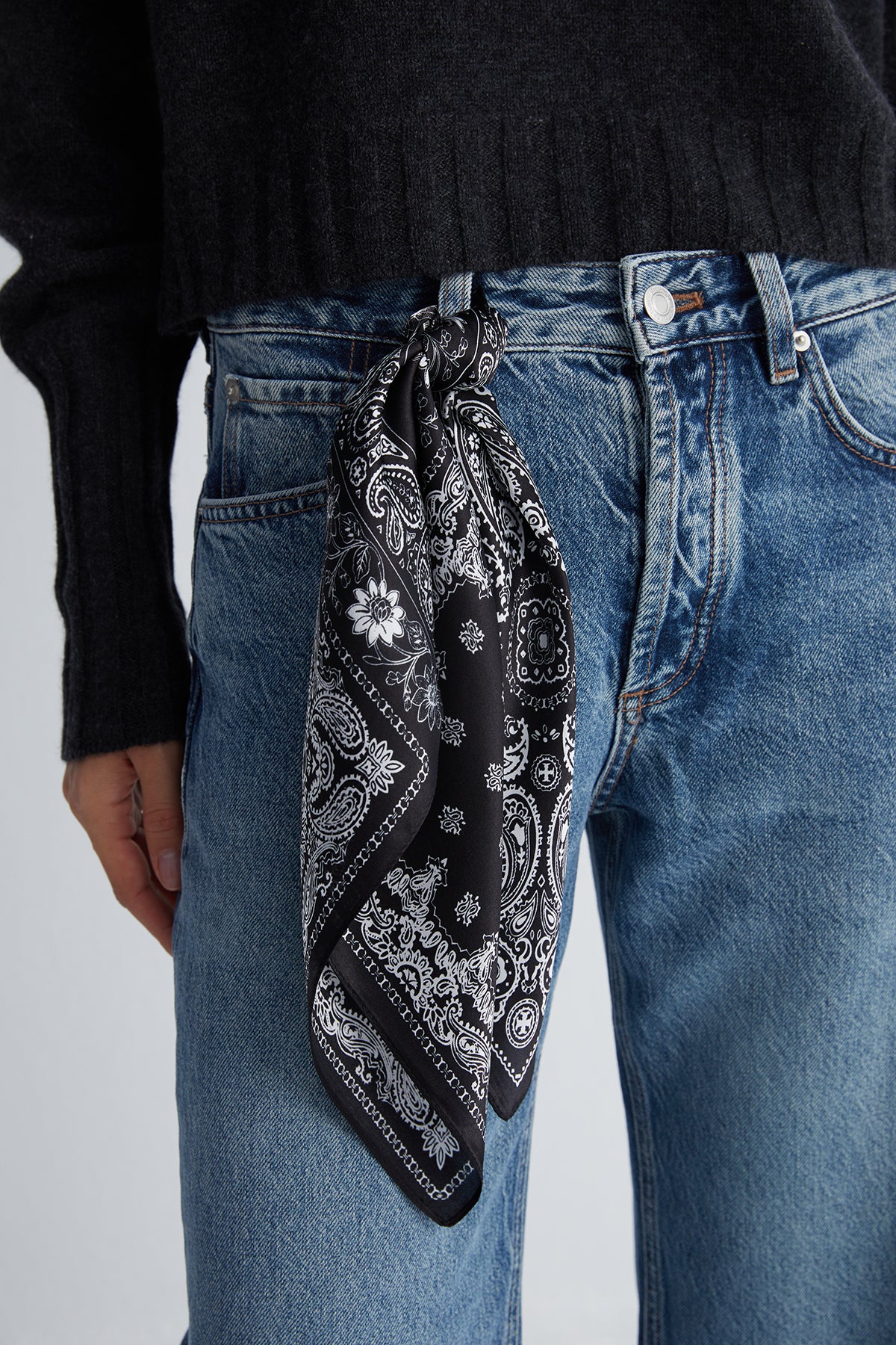 Siyah Beyaz Laila Saf İpek Kare Eşarp 50x50 cm