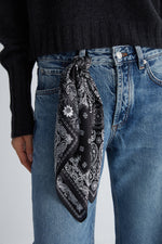 Siyah Beyaz Laila Saf İpek Kare Eşarp 50x50 cm