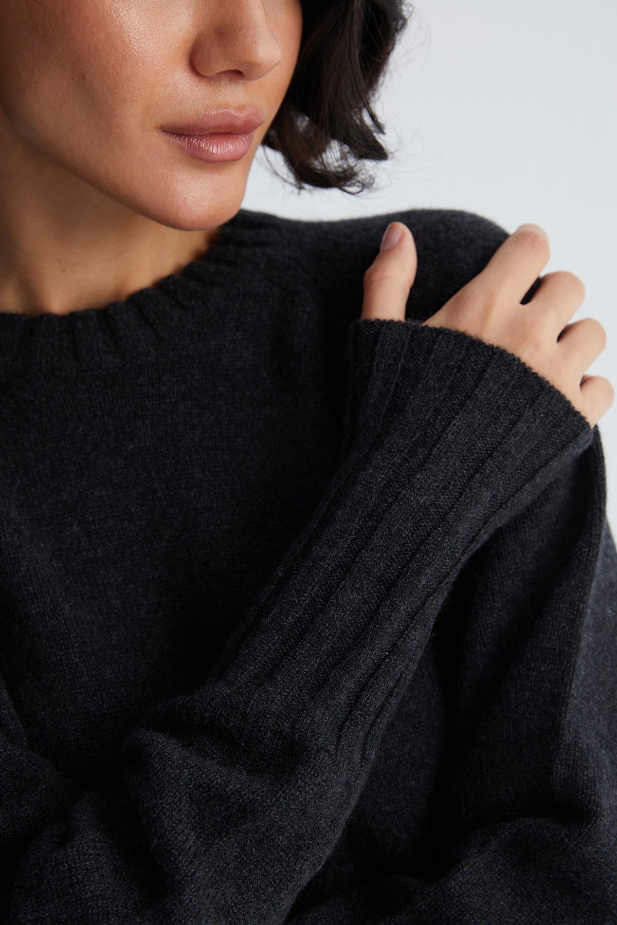 Gri Vanessa Saf Kaşmir Yuvarlak Yaka Crop Kazak