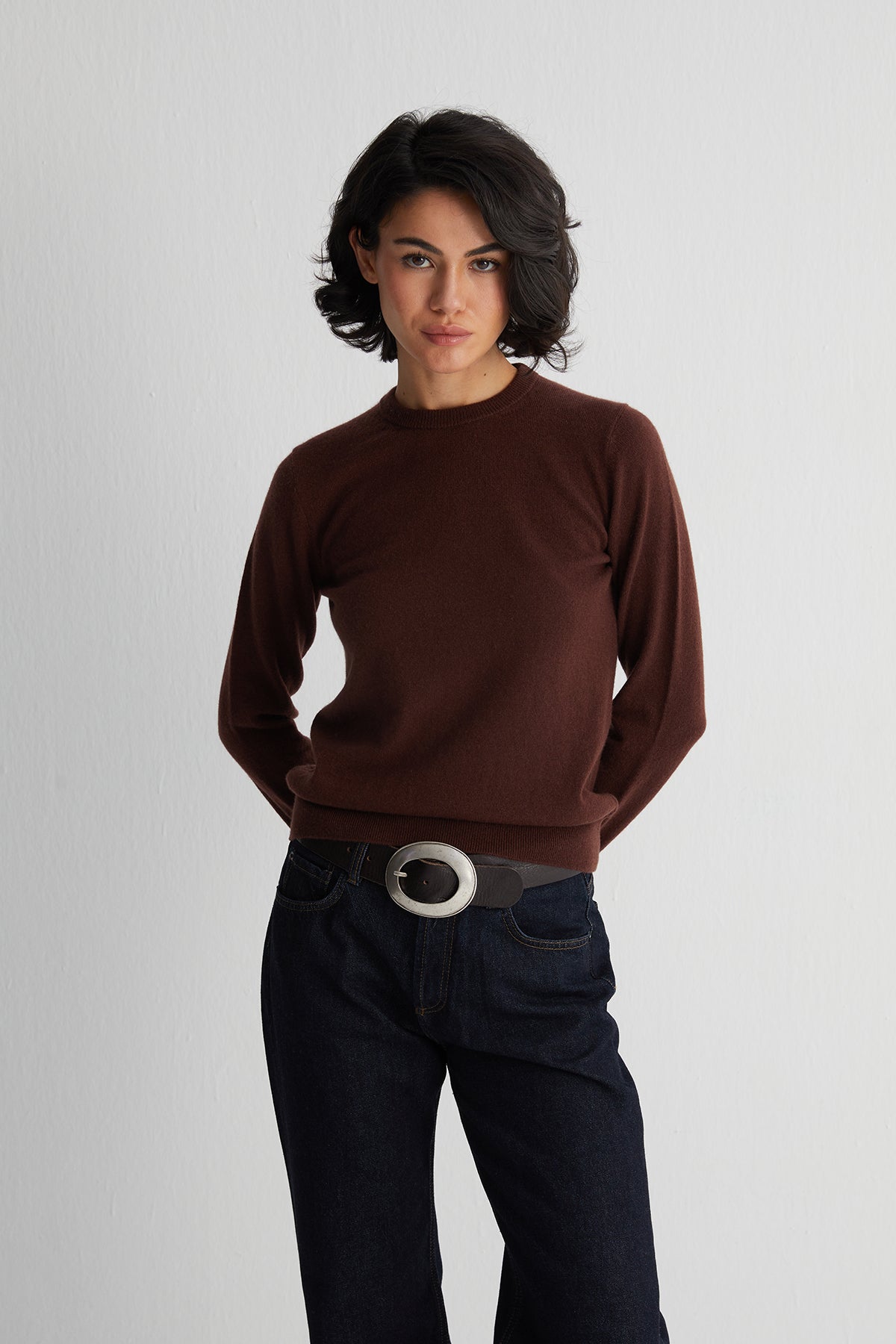 Koyu Kahve Lilly Saf Kaşmir Yuvarlak Yaka Kazak