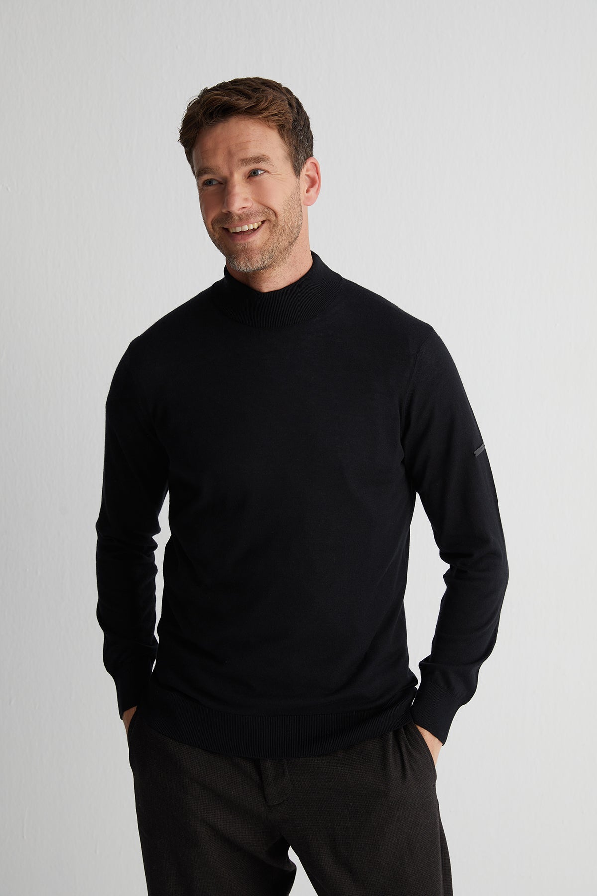 Siyah Paul İpek Kaşmir Yarım Balıkçı Triko