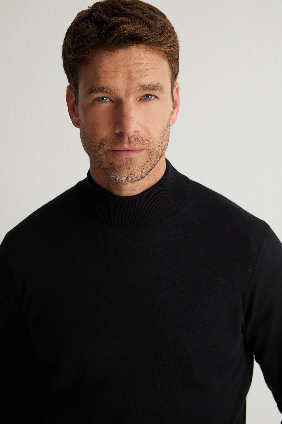 Siyah Paul İpek Kaşmir Yarım Balıkçı Triko