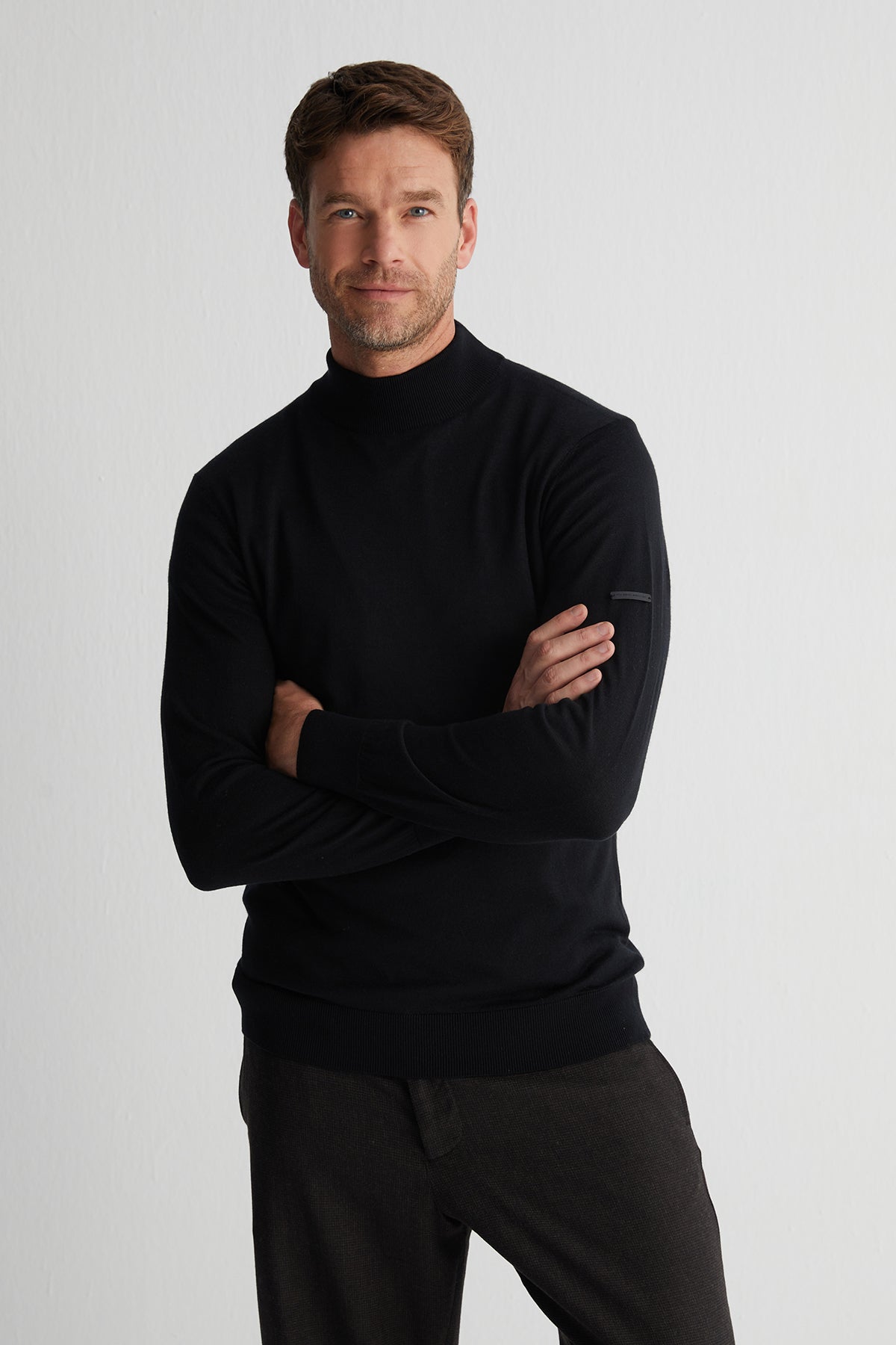 Siyah Paul İpek Kaşmir Yarım Balıkçı Triko