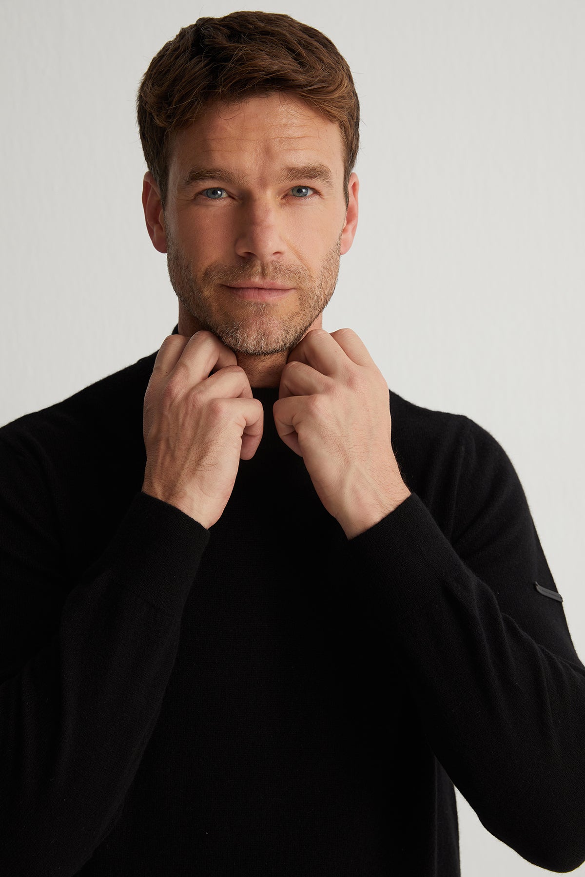 Siyah Saf Kaşmir Yarım Balıkçı Erkek Kazak