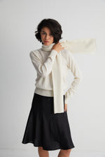 Ekru Vanessa Saf Kaşmir Atkı Yakalı Kazak