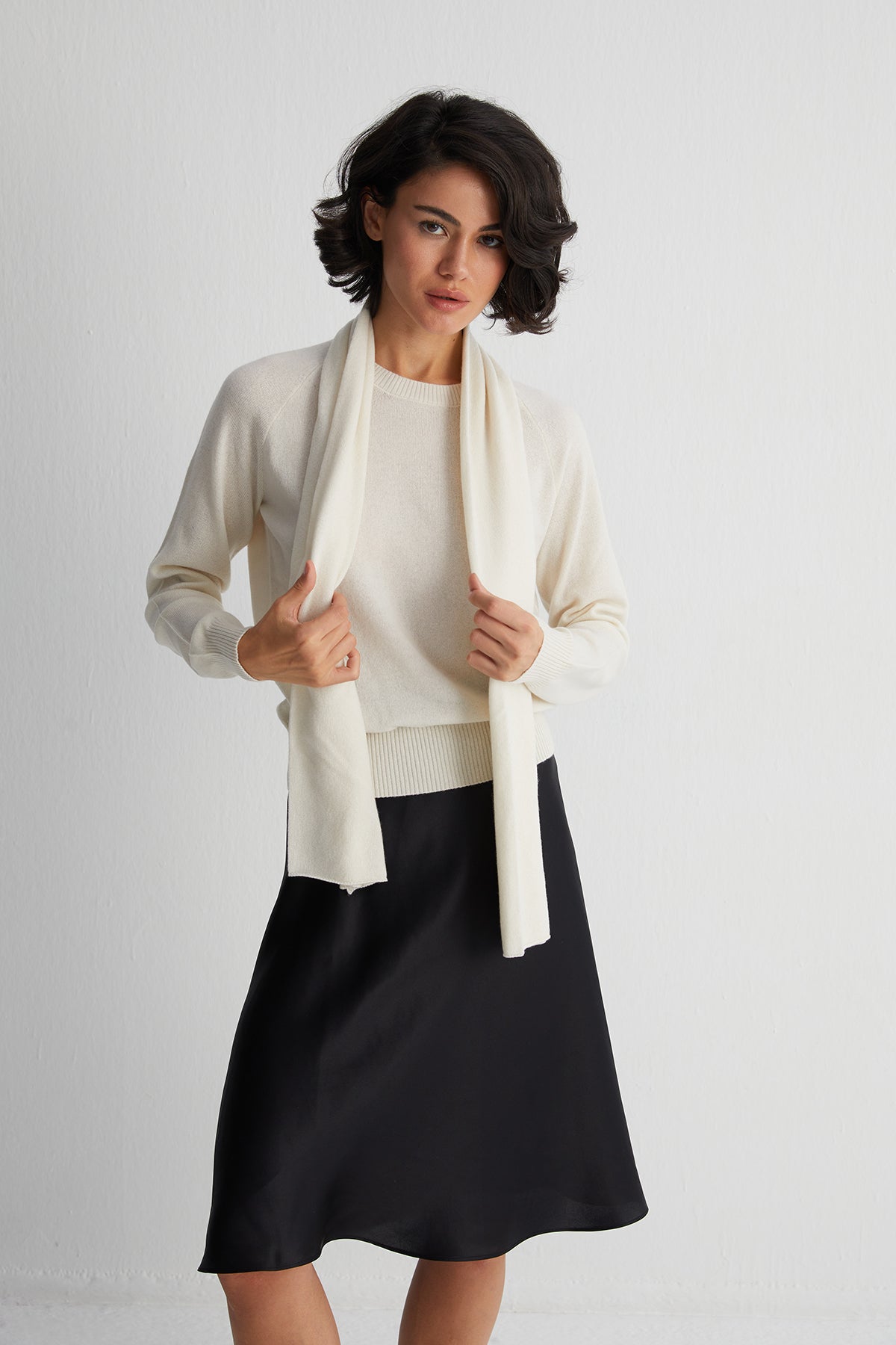 Ekru Vanessa Saf Kaşmir Atkı Yakalı Kazak