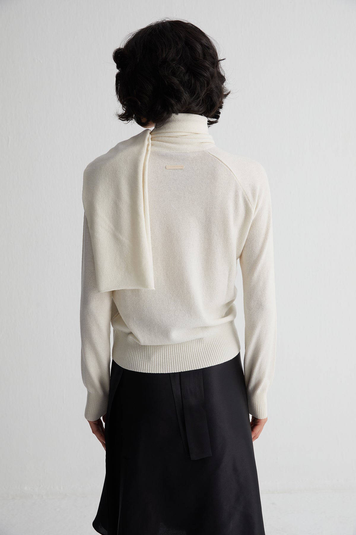 Ekru Vanessa Saf Kaşmir Atkı Yakalı Kazak