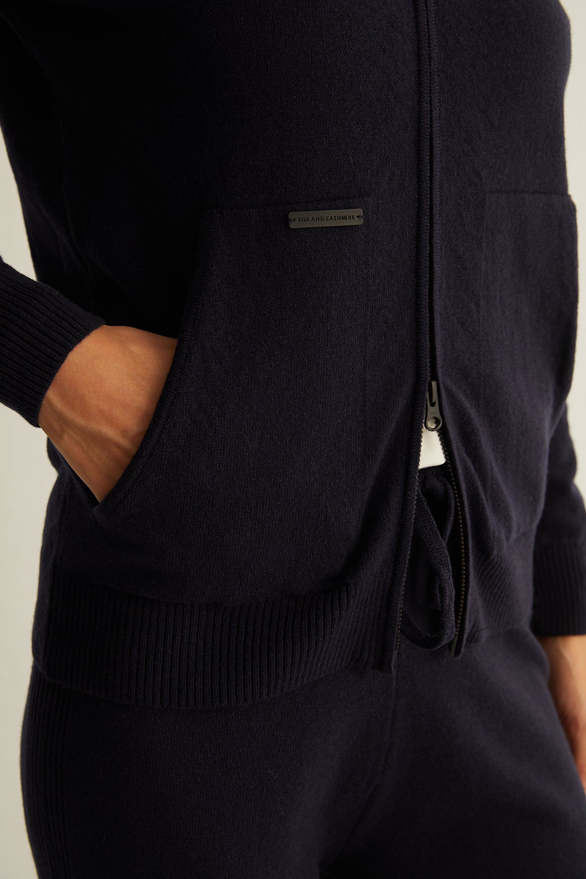 Lacivert Laura  Yün Kaşmir Yüksek Yaka Kapüşonlu Hırka