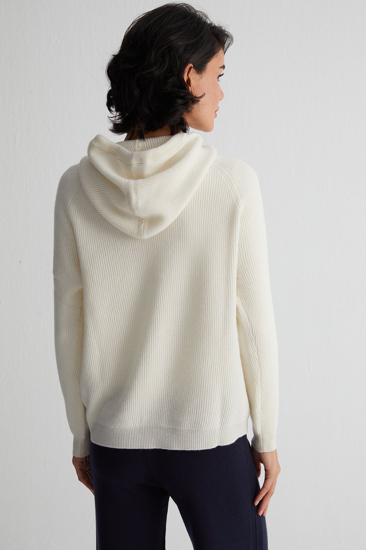 Beyaz Alexia Saf Kaşmir Ribana Kapüşonlu