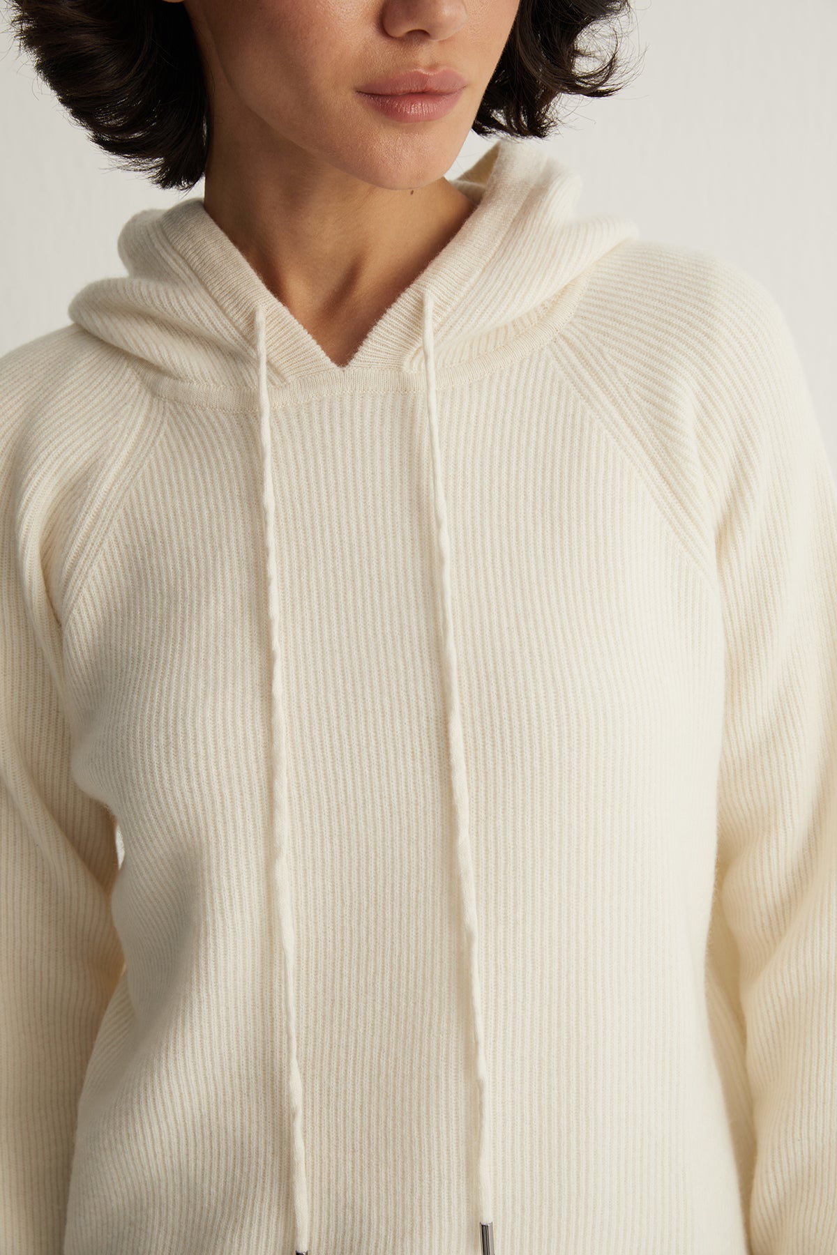 Beyaz Alexia Saf Kaşmir Ribana Kapüşonlu