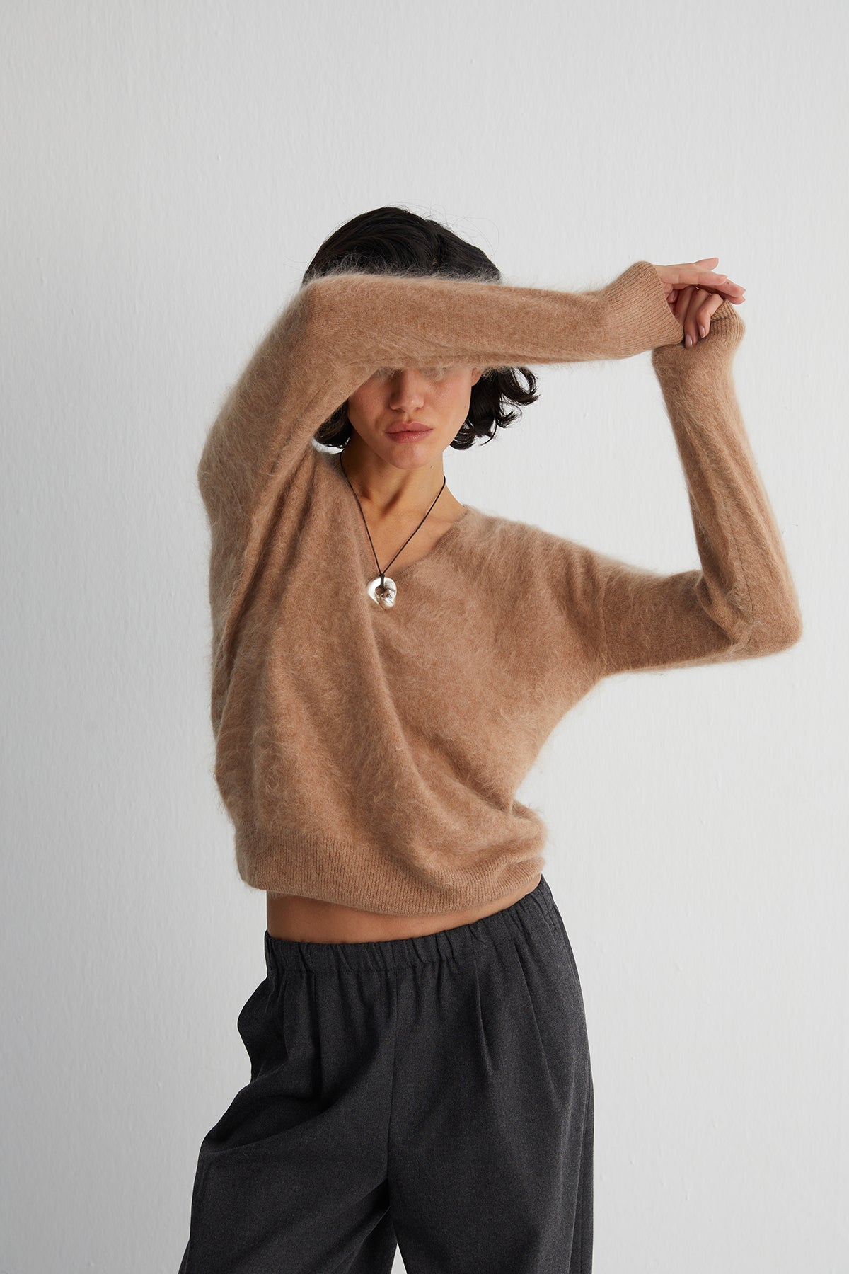 Açık Camel Brushed Saf Kaşmir V Yaka Kazak