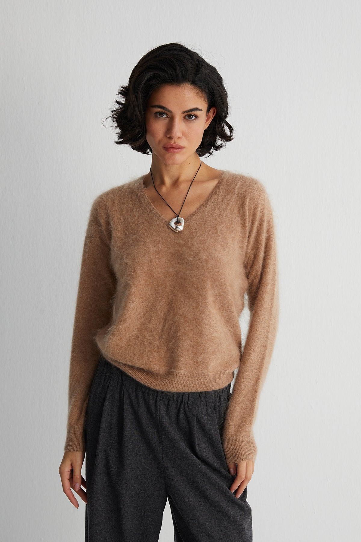 Açık Camel Brushed Saf Kaşmir V Yaka Kazak