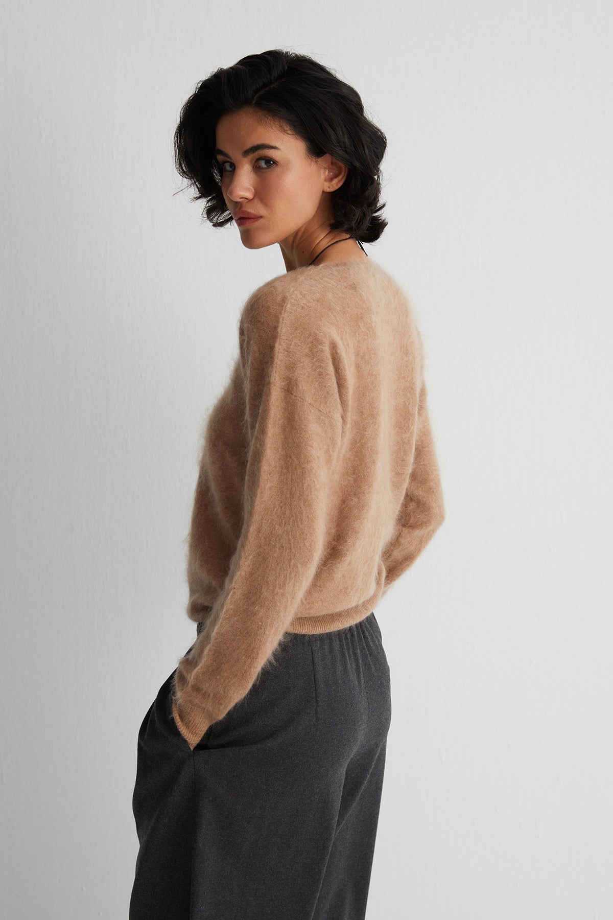 Açık Camel Brushed Saf Kaşmir V Yaka Kazak