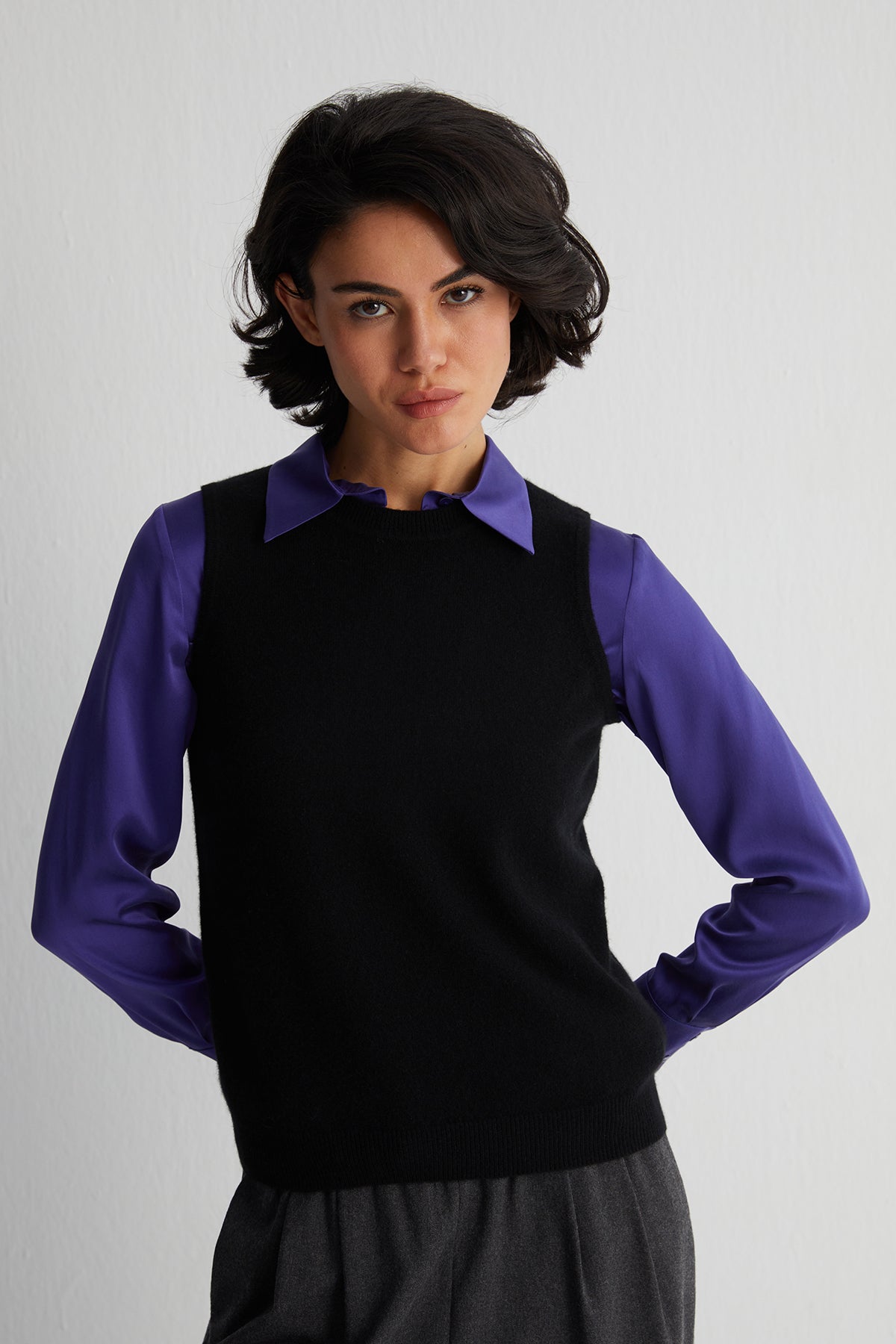 Siyah Alexia Saf Kaşmir Yuvarlak Yaka Süveter