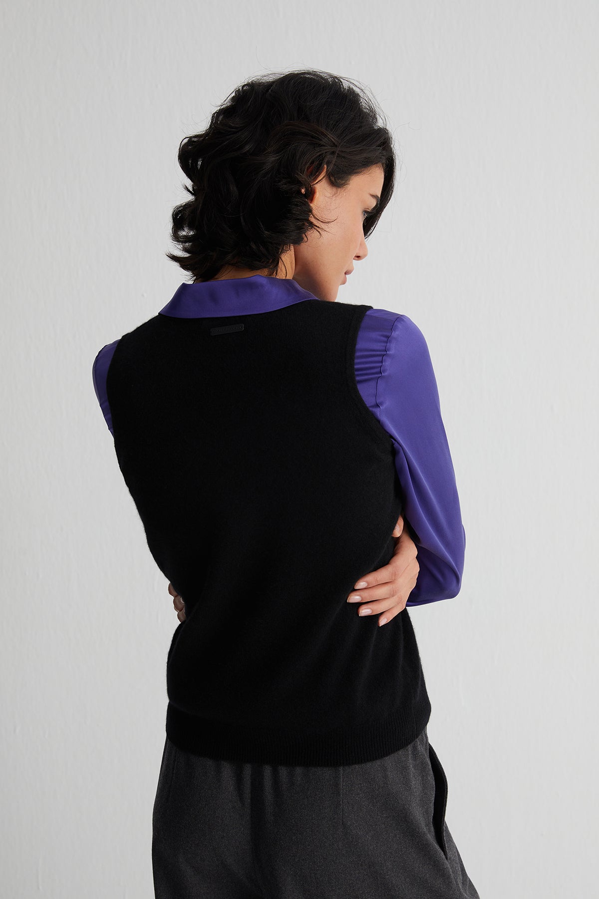 Siyah Alexia Saf Kaşmir Yuvarlak Yaka Süveter