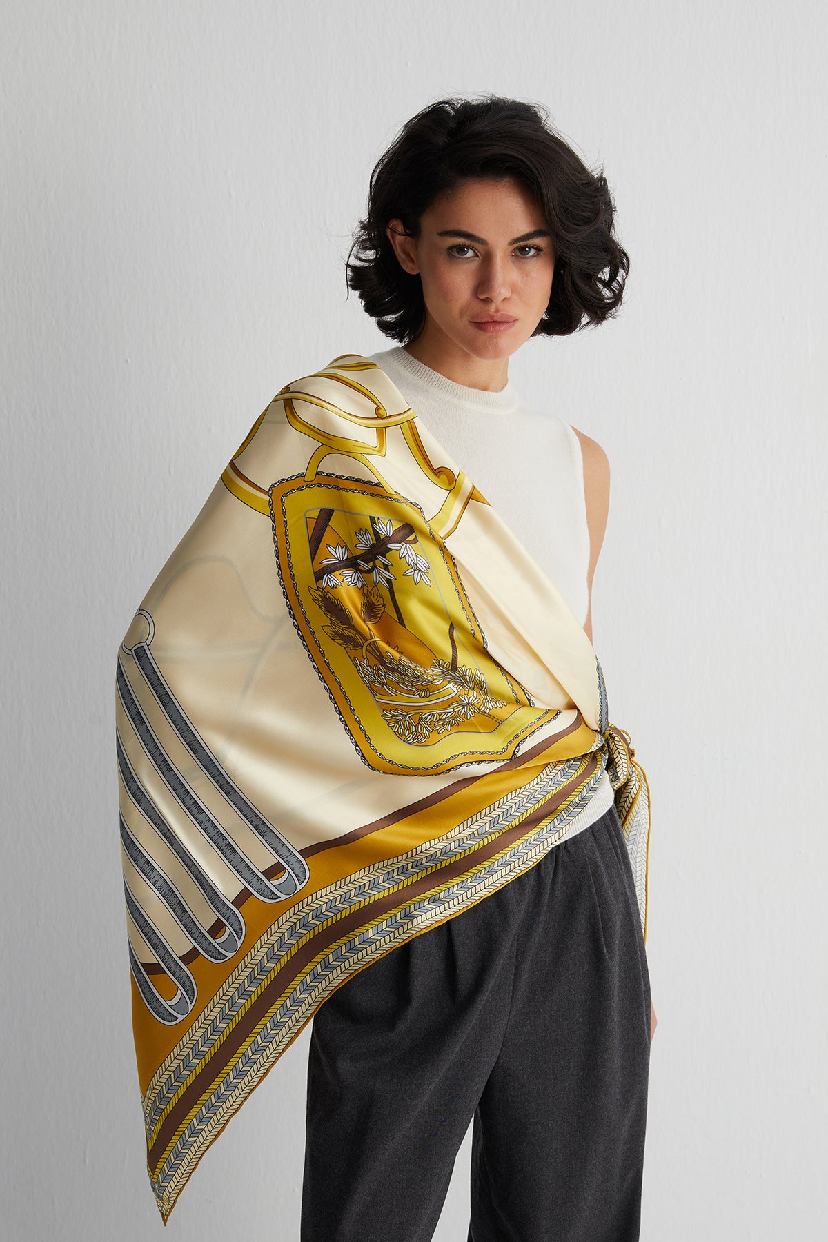 Beyaz Alexia Saf Kaşmir Yuvarlak Yaka Süveter