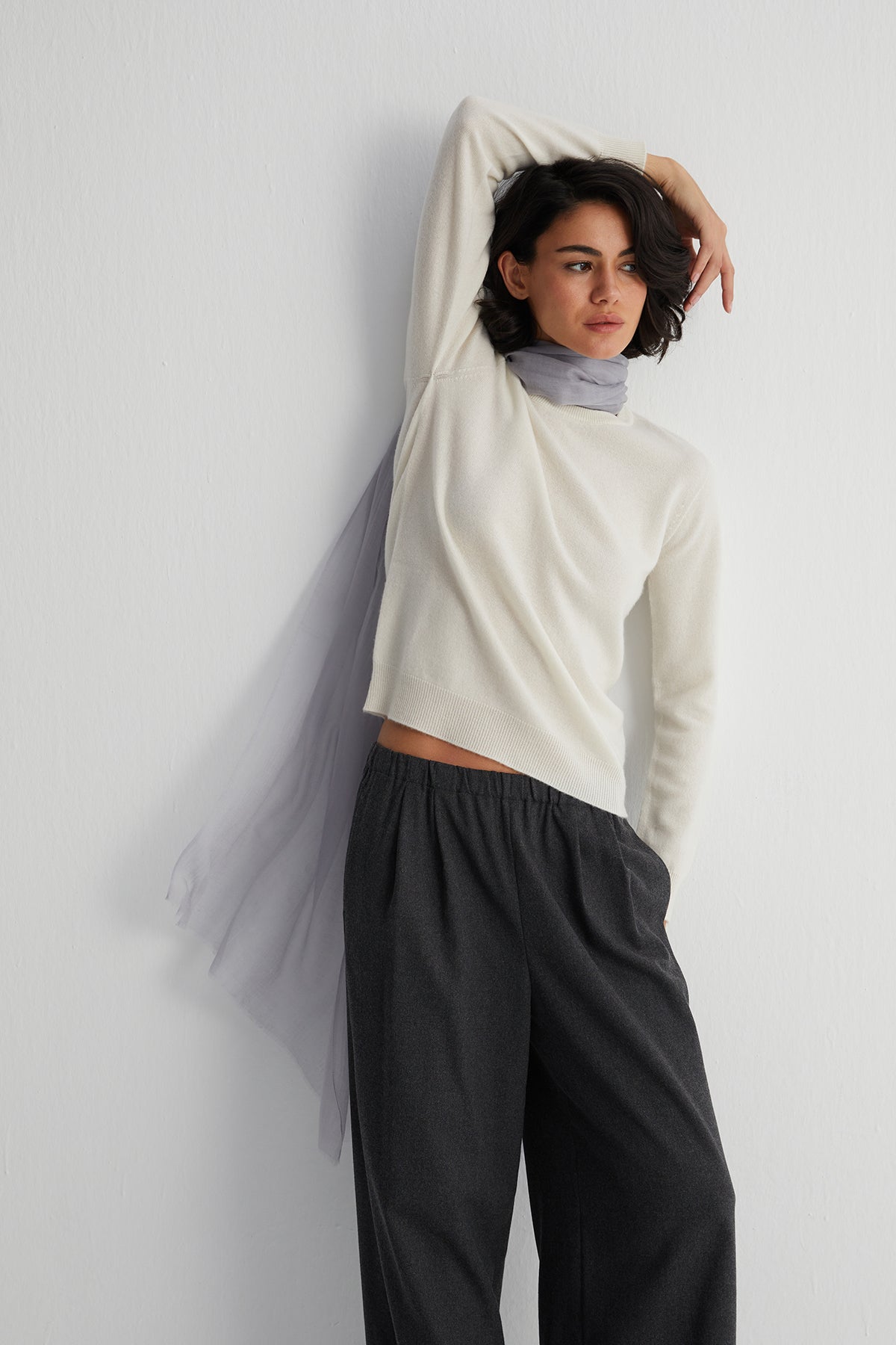 Beyaz Alexia Saf Kaşmir Yuvarlak Yaka Kazak