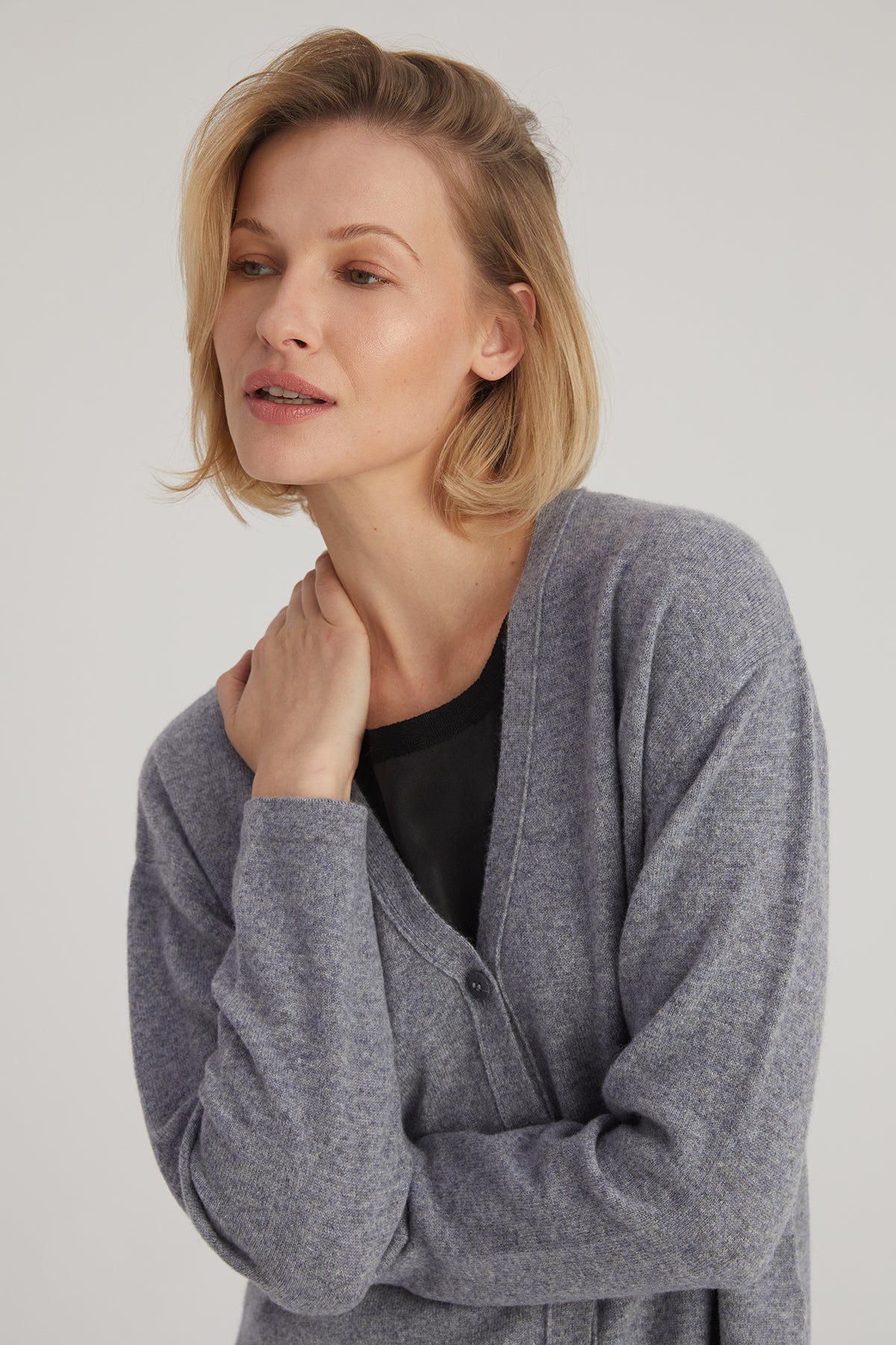 Orta Gri Melanj Lilly Saf Kaşmir V Yaka Hırka