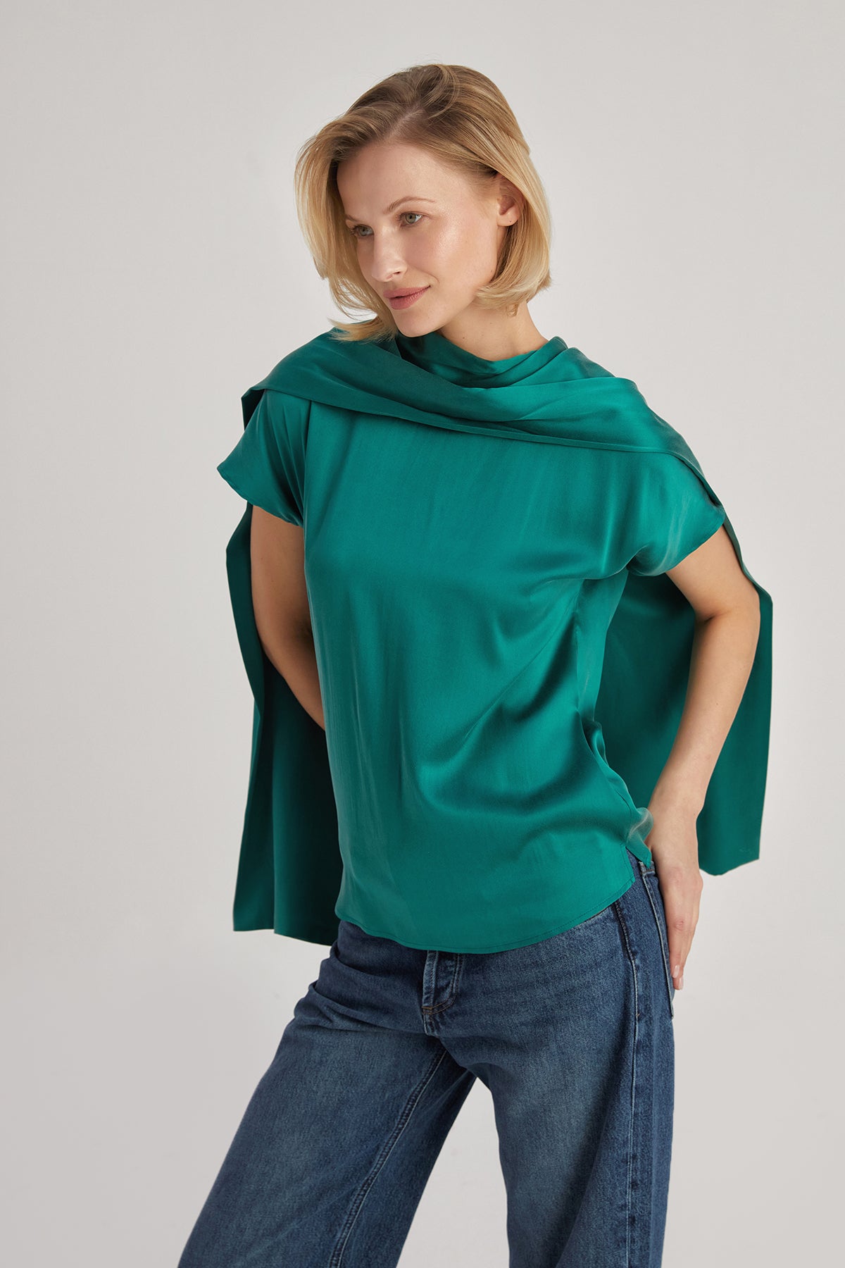 Yeşil Saf İpek Cecilia Fular yaka Kısa Kollu Bluz