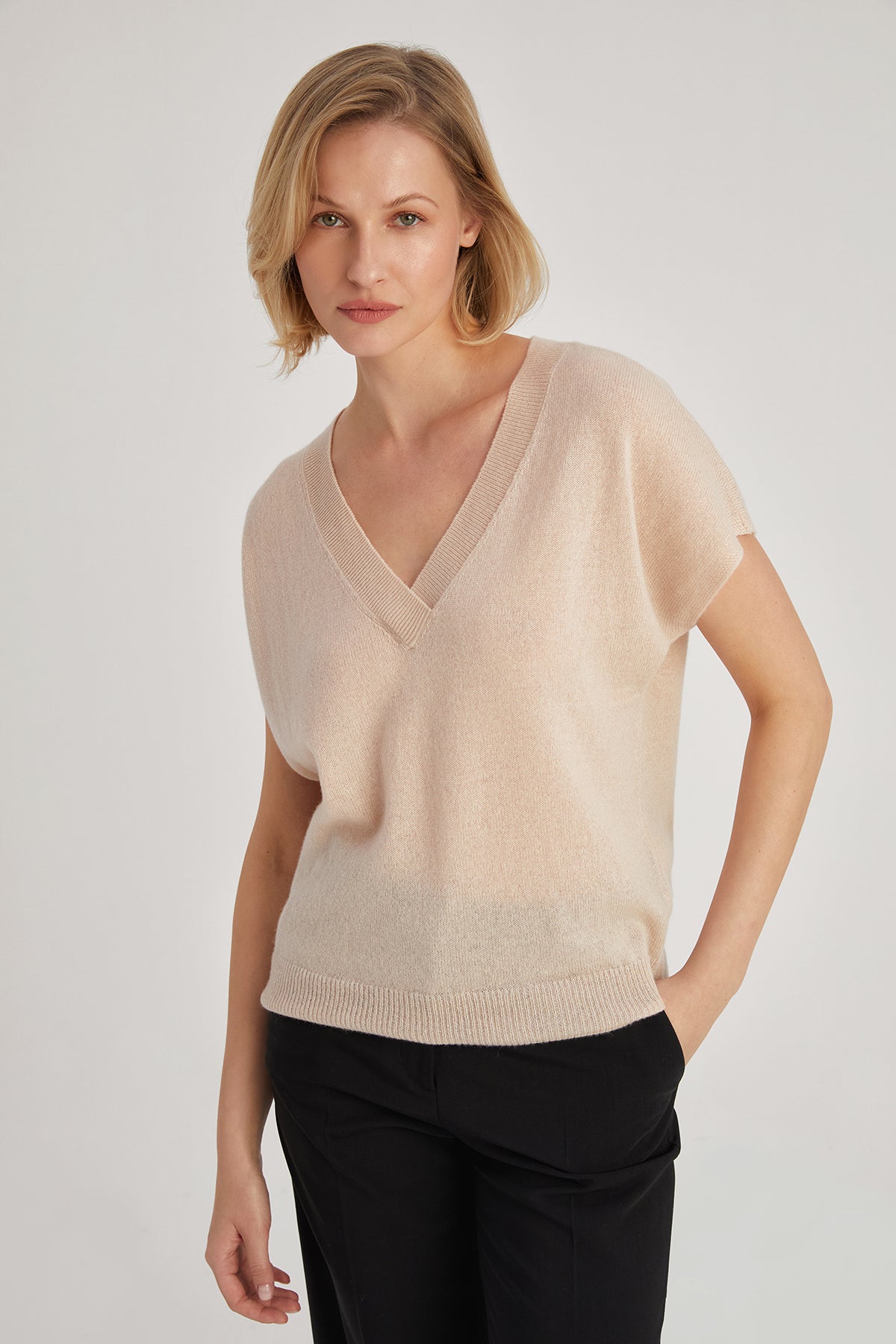 Bej Kostir Saf Kaşmir Derin V Yaka Triko