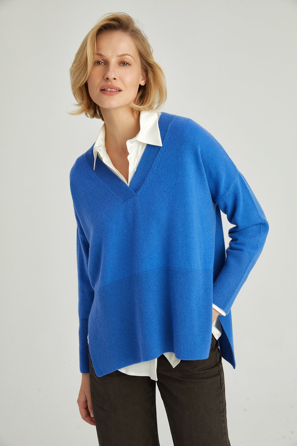 Mavi Isabella Saf Kaşmir Derin V Yaka Kazak