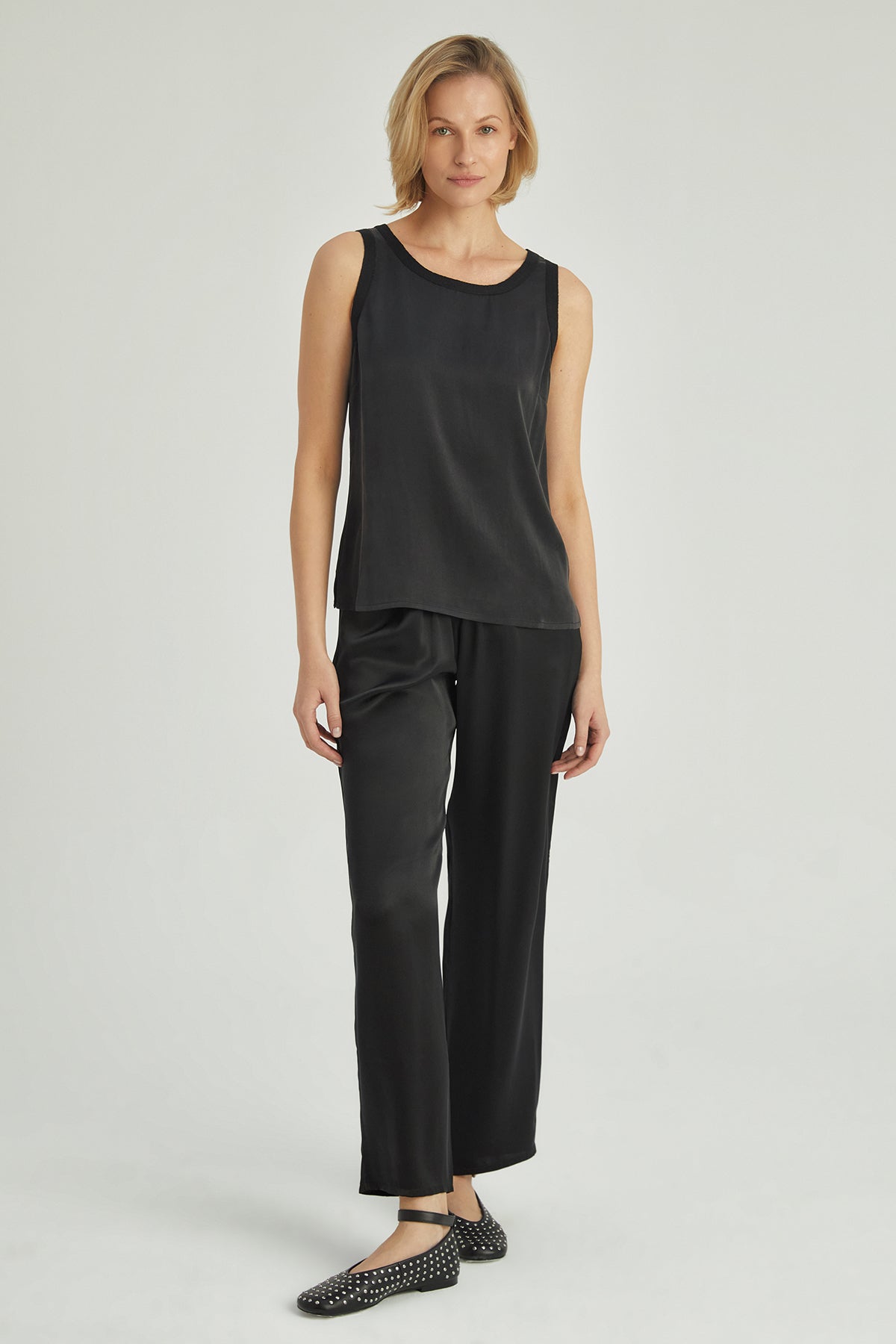 Siyah Knit Border İpekli Yuvarlak Yaka Kolsuz Bluz