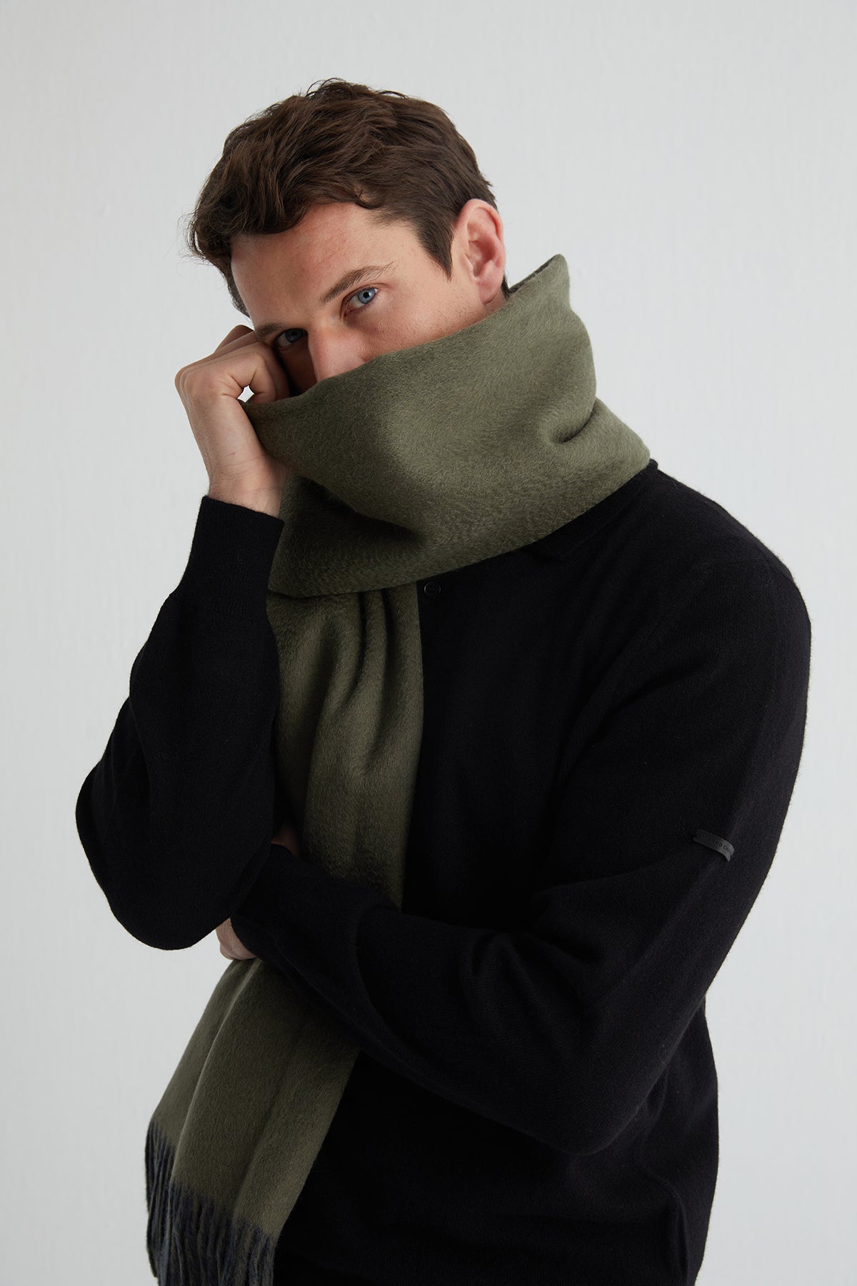 Siyah Saf Kaşmir Polo Kazak