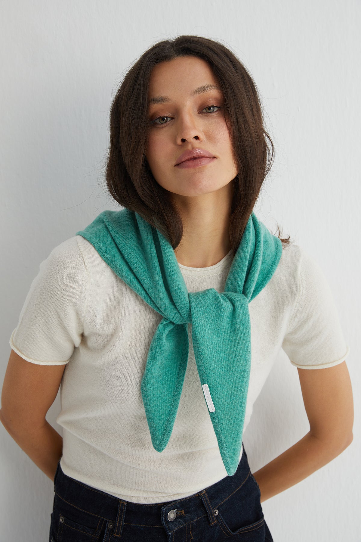 Ekru Lilly Saf Kaşmir Bisiklet Yaka Tişört