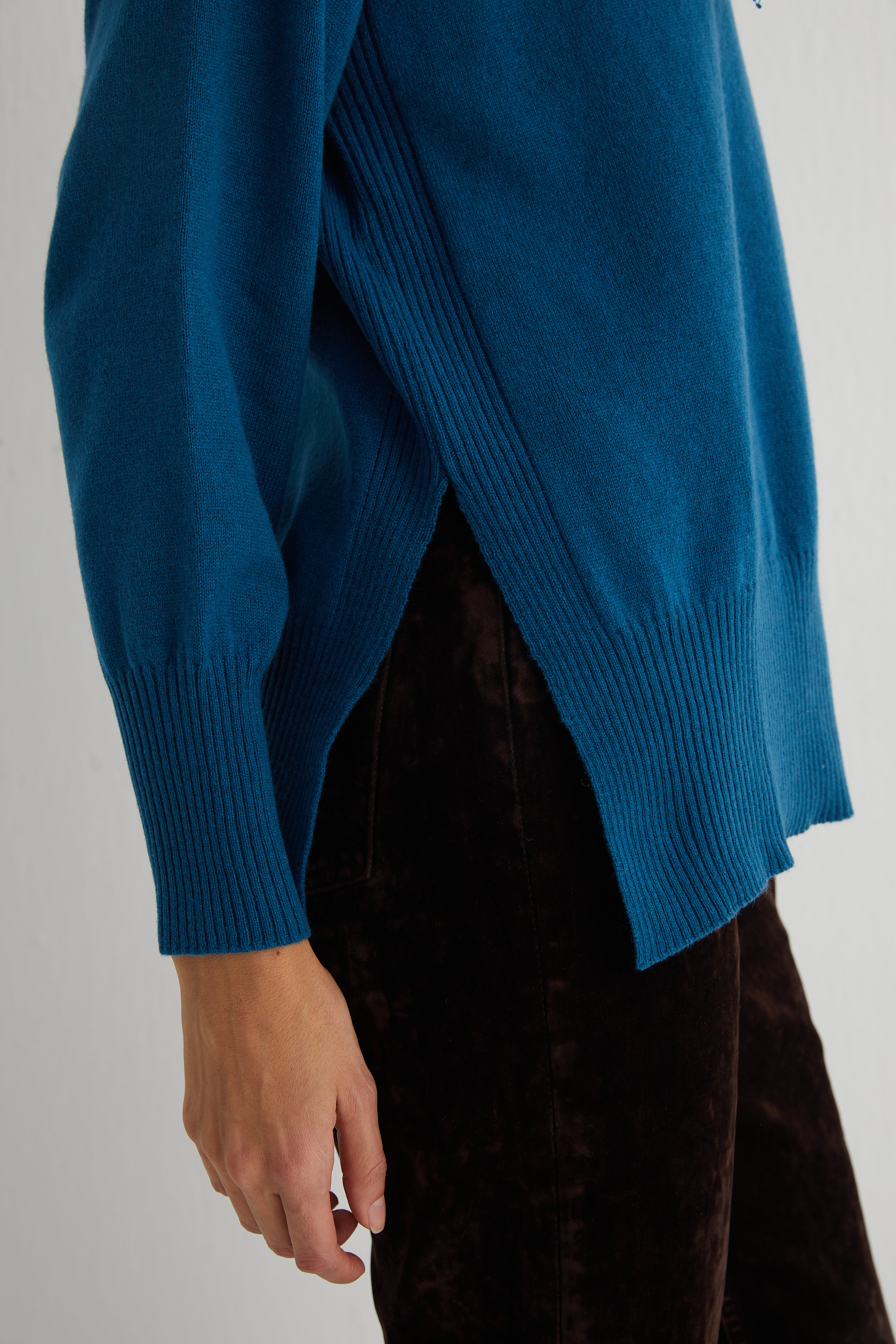 Tavuskuşu Isabella Saf Kaşmir Kayık Yaka Kazak