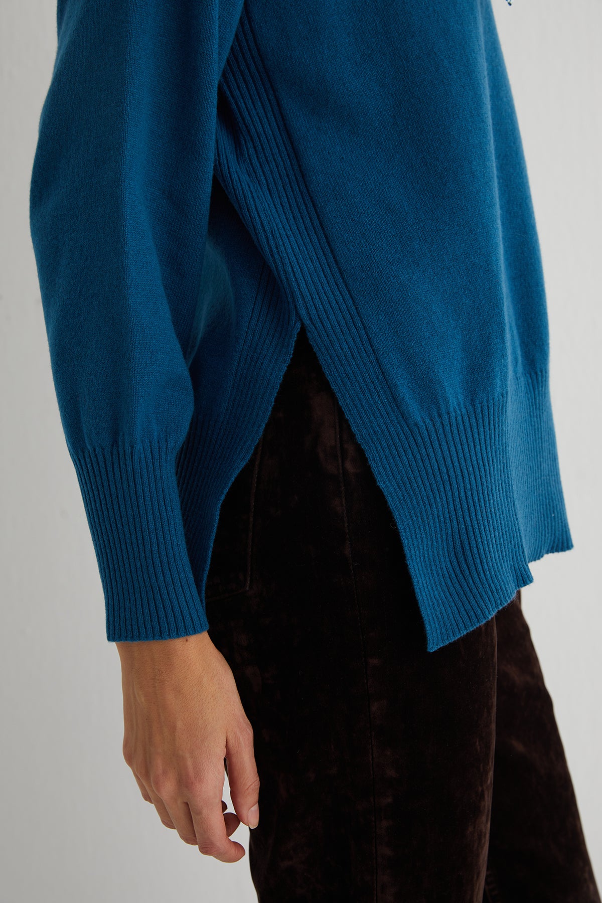 Tavuskuşu Isabella Saf Kaşmir Kayık Yaka Kazak