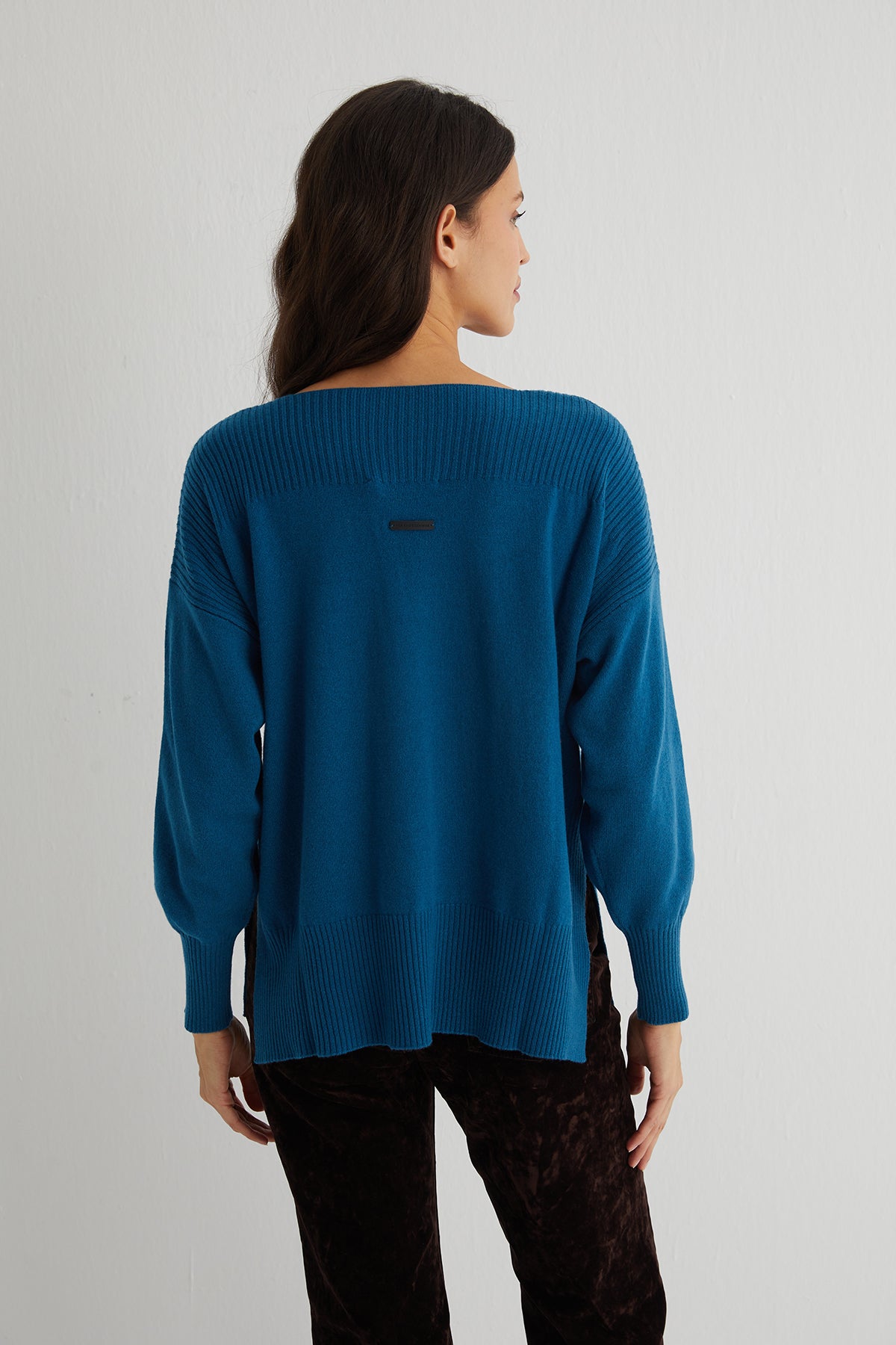 Tavuskuşu Isabella Saf Kaşmir Kayık Yaka Kazak