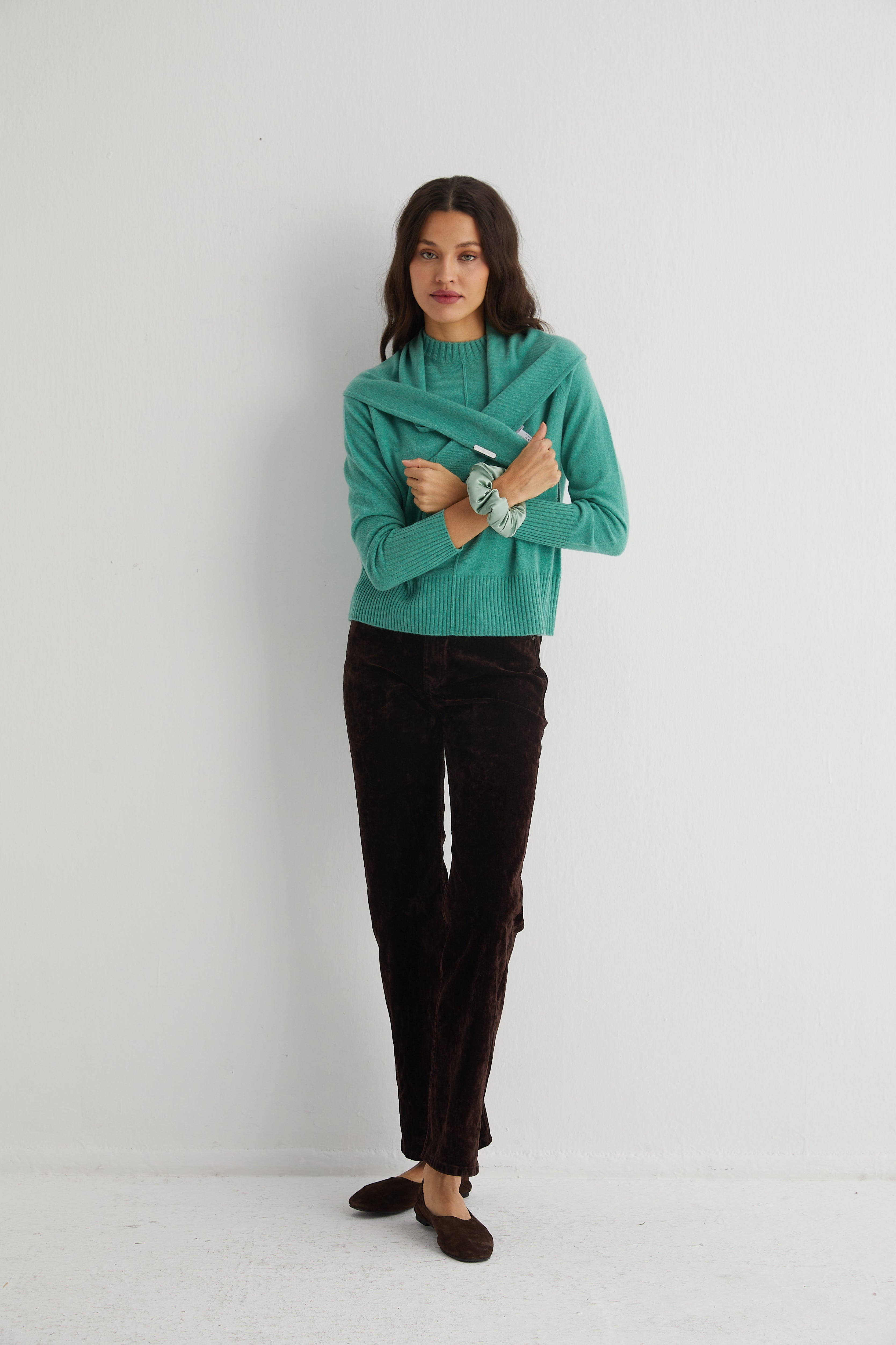 Nil Yeşili Carla Saf Kaşmir Yuvarlak Yaka Kazak