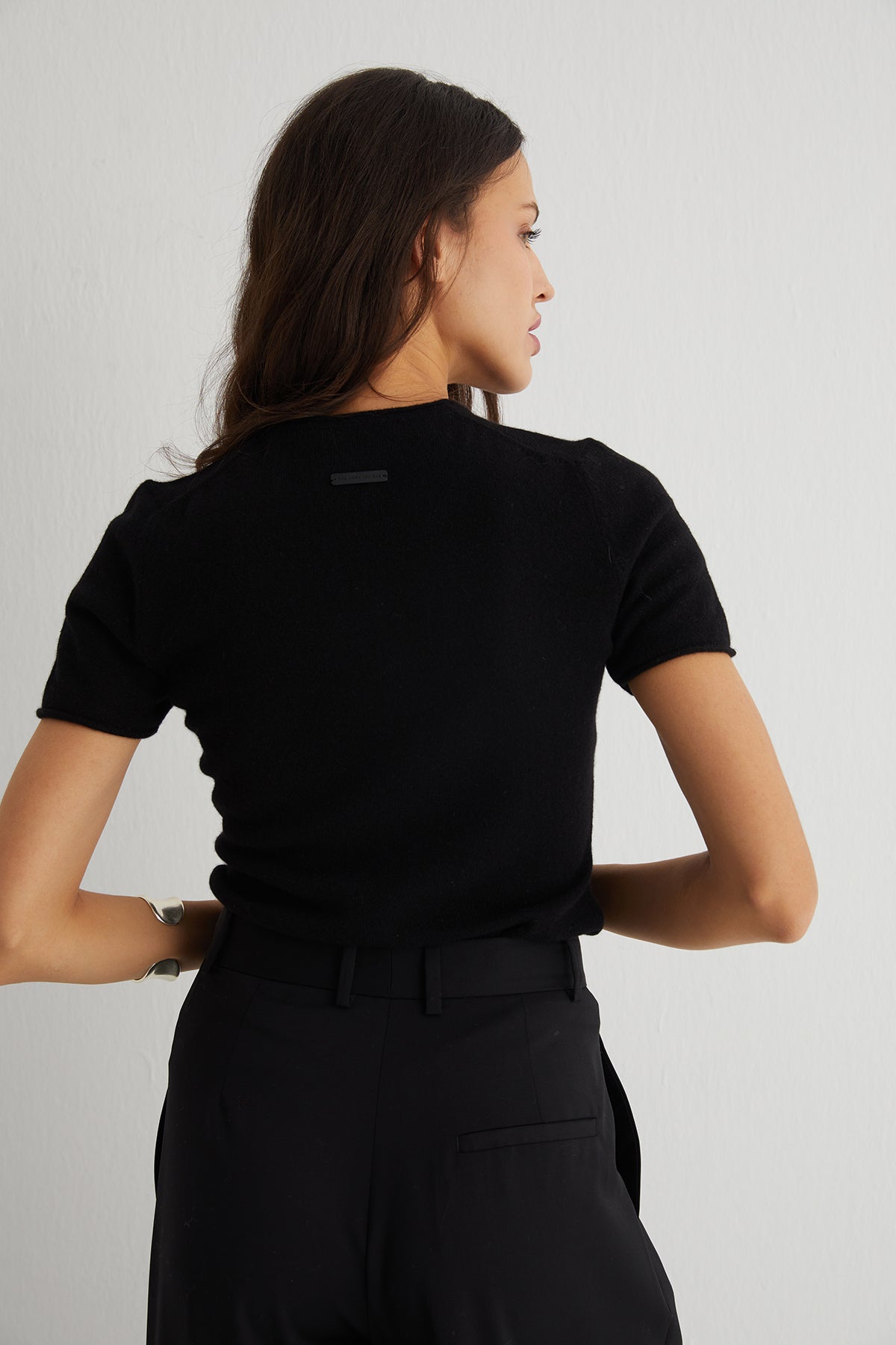 Siyah Lilly Saf Kaşmir Bisiklet Yaka Tişört