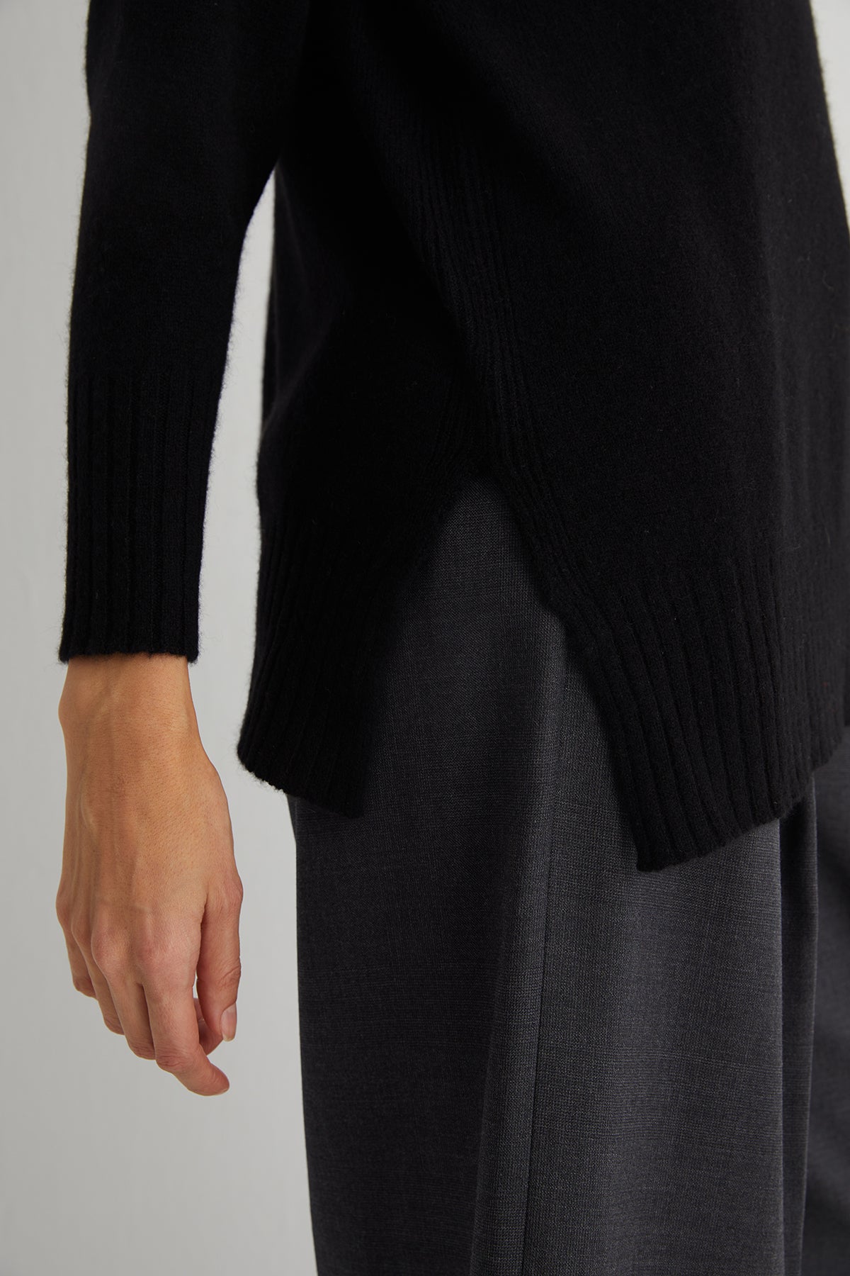 Siyah Isabella Saf Kaşmir Balıkçı Yaka Kazak