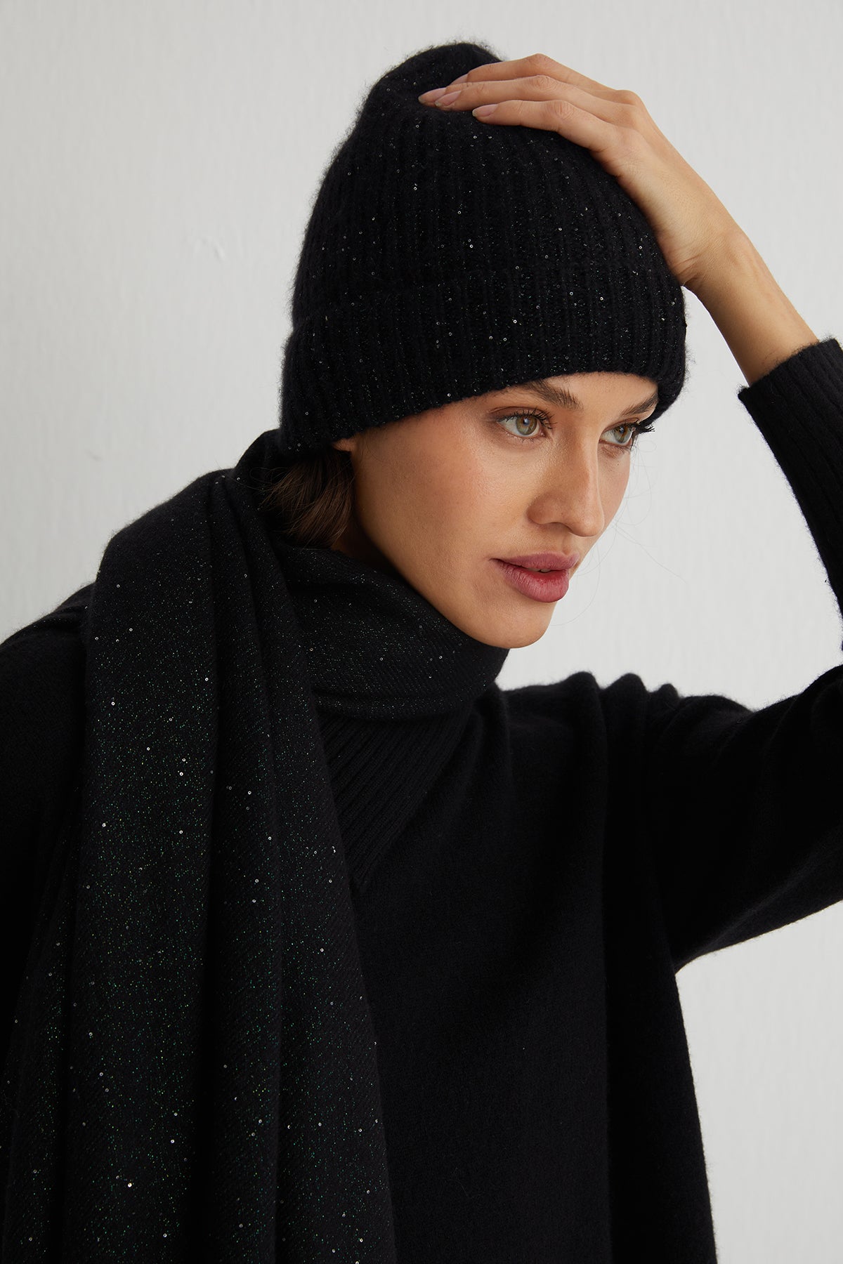 Siyah Paris Kaşmirli Pullu Şal 70x200