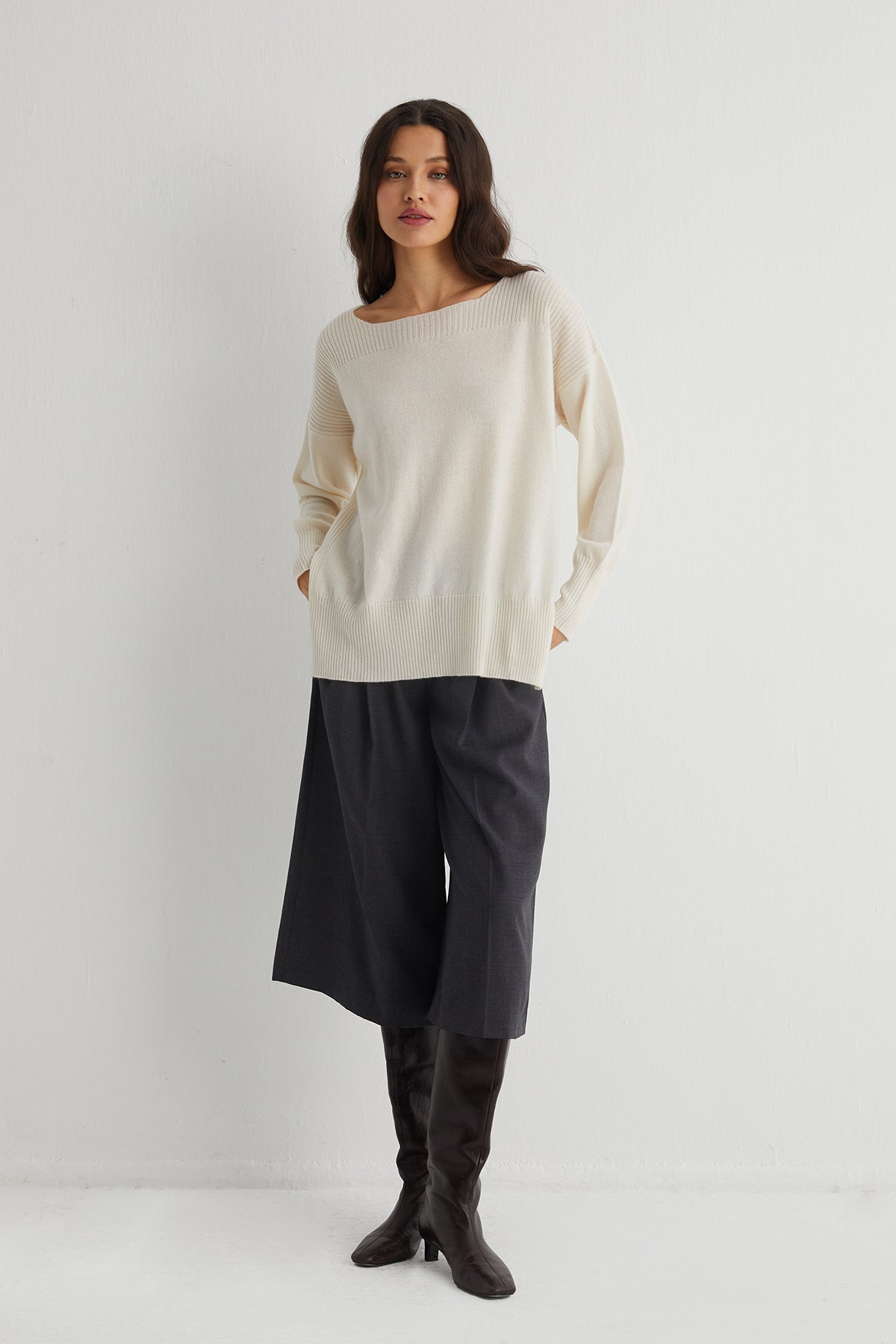 Ekru Isabella Saf Kaşmir Kayık Yaka Kazak