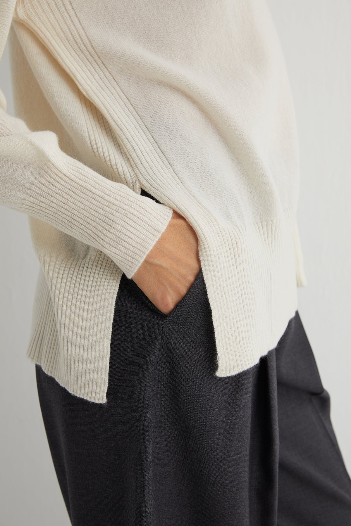 Ekru Isabella Saf Kaşmir Kayık Yaka Kazak