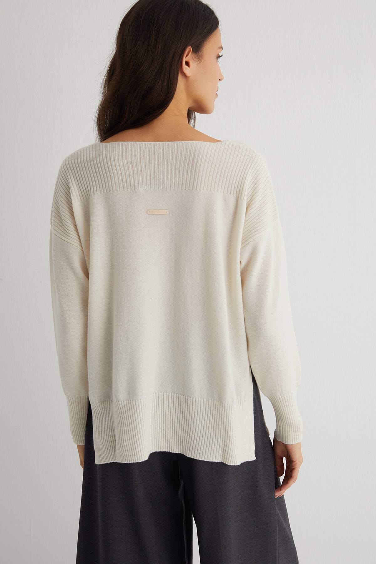 Ekru Isabella Saf Kaşmir Kayık Yaka Kazak