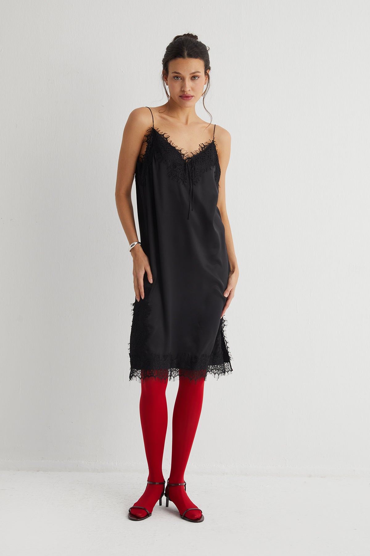 Siyah Paris Saf İpek Dantel Detaylı Elbise