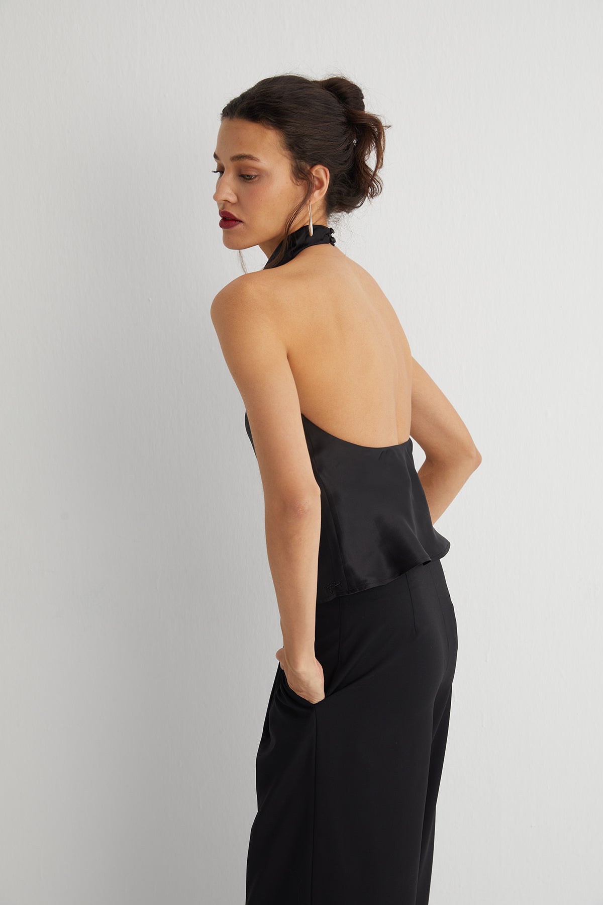 Siyah Luna Saf İpek Arkası Açık Bluz